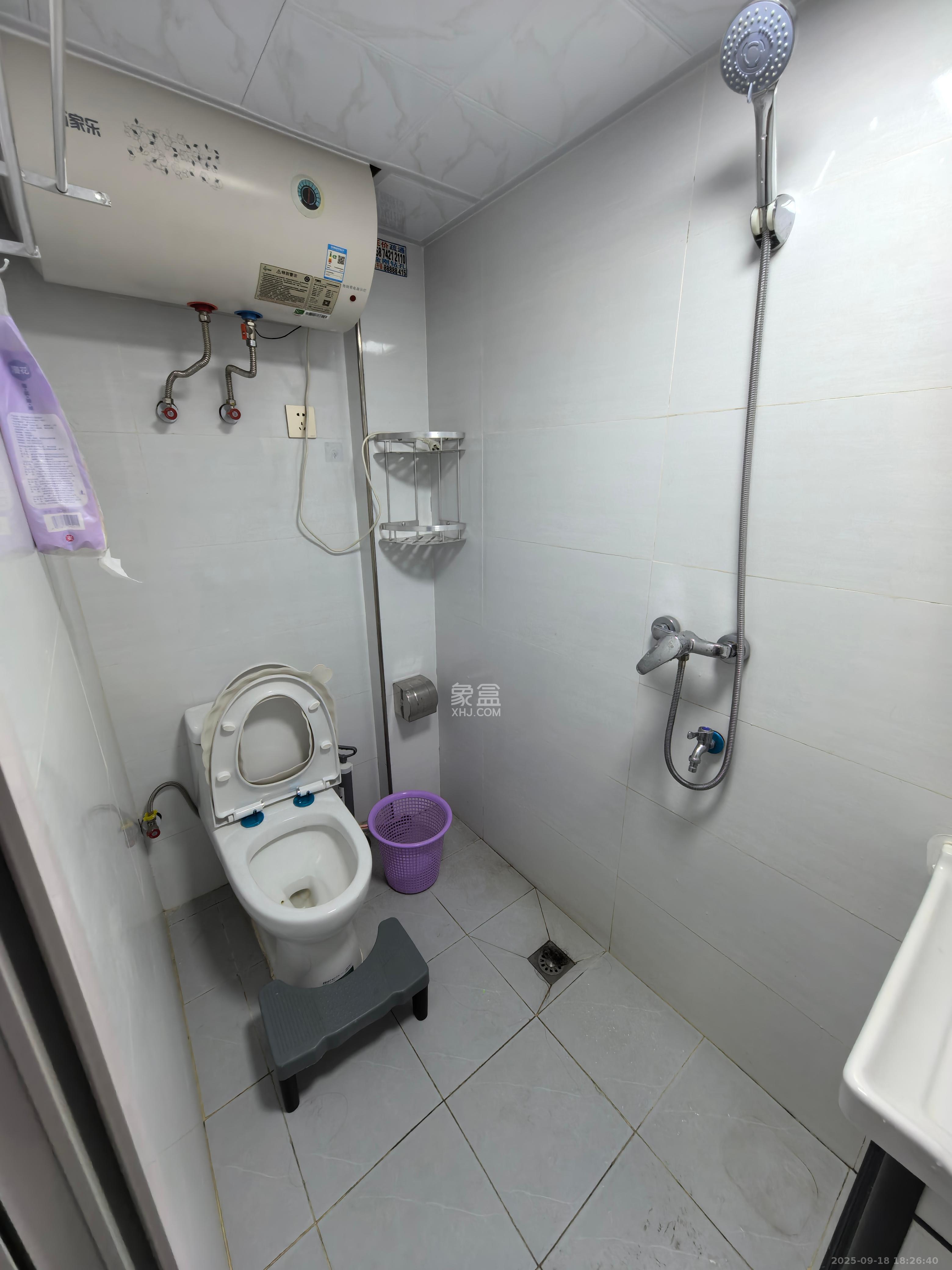 弘坤云寓 1室1厅1卫 2500.0元/月 弘坤云寓 1室1厅1卫 2500.0元/月室内图