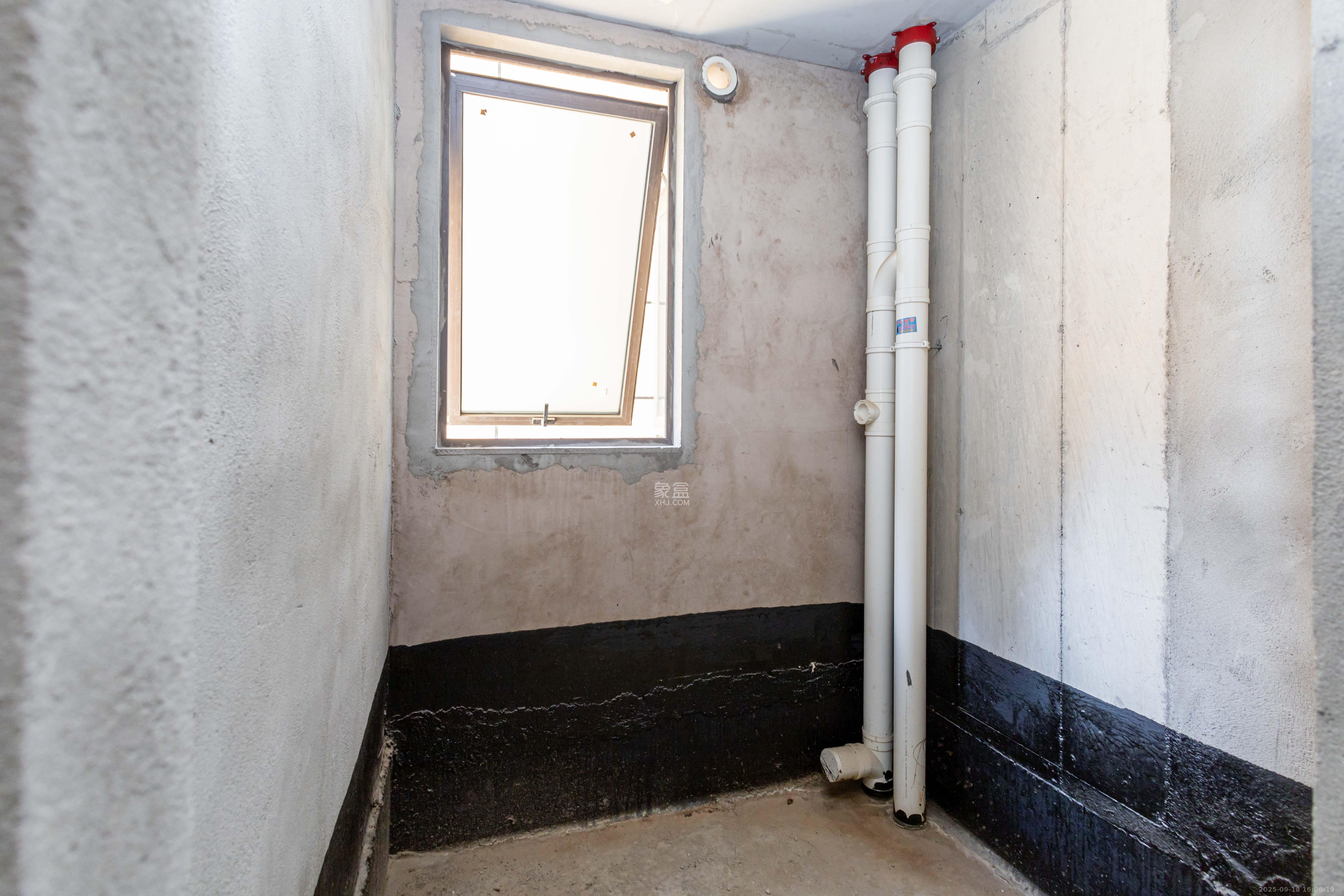 湘域芯城一期  3室2厅2卫    88.0万卫生间