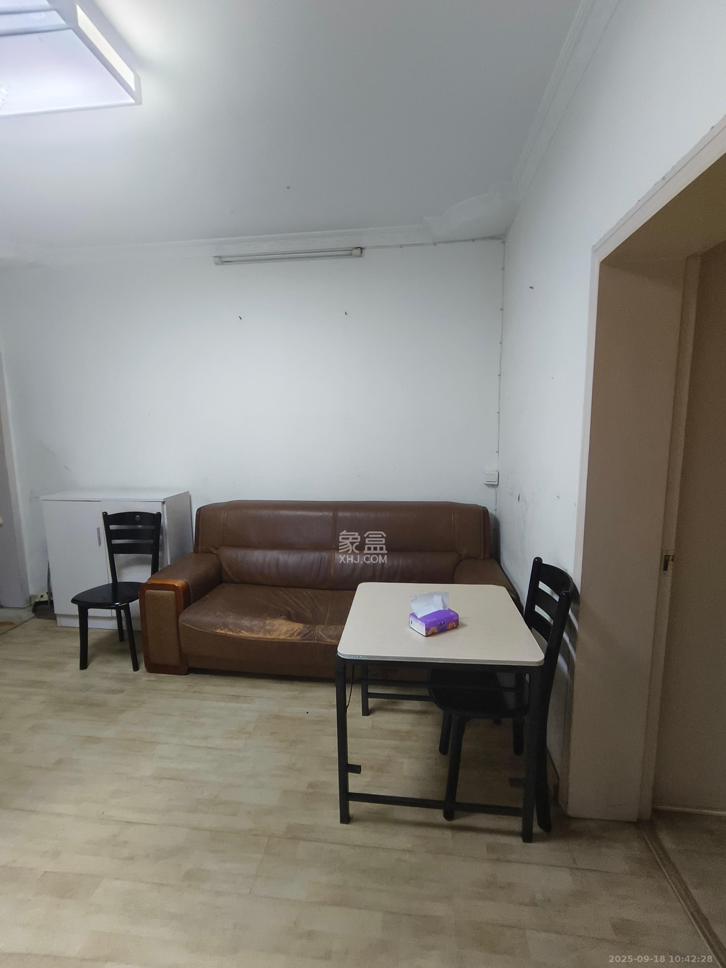 砂子塘社区  2室1厅1卫    1600.0元/月室内图