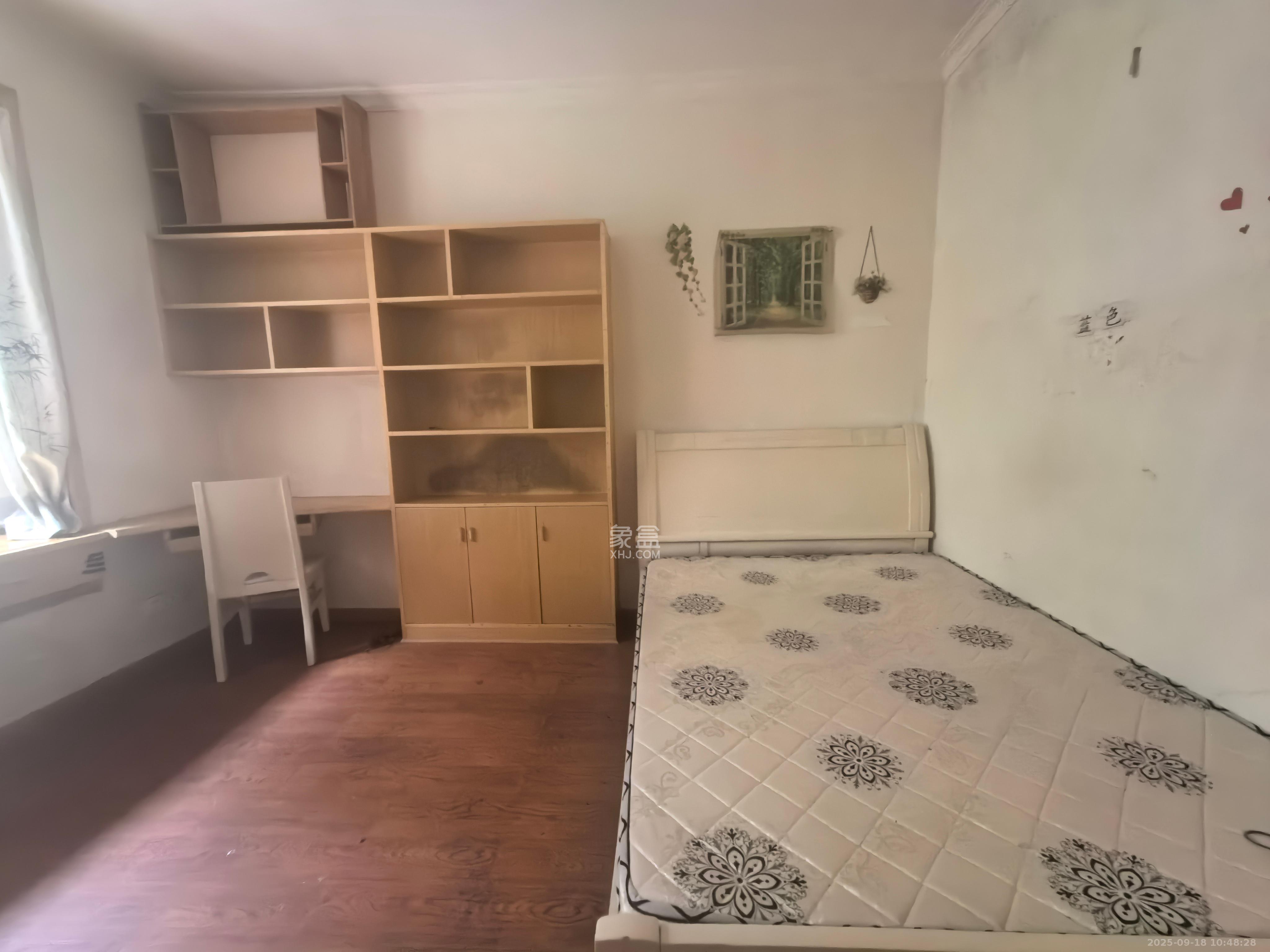 景荣华苑  3室2厅2卫    2400.0元/月室内图