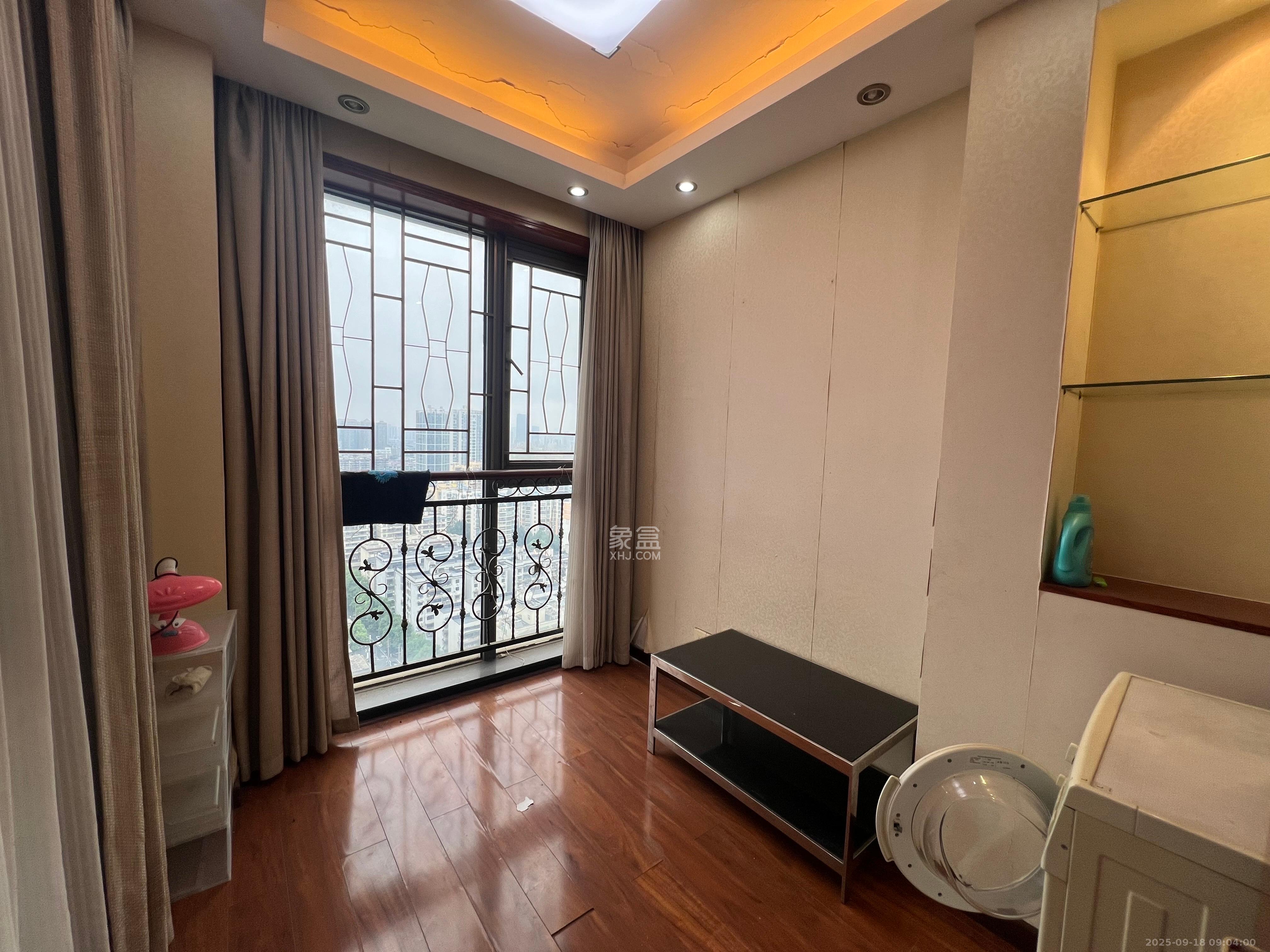 佳天瑞宁花园  1室2厅1卫    1700.0元/月室内图