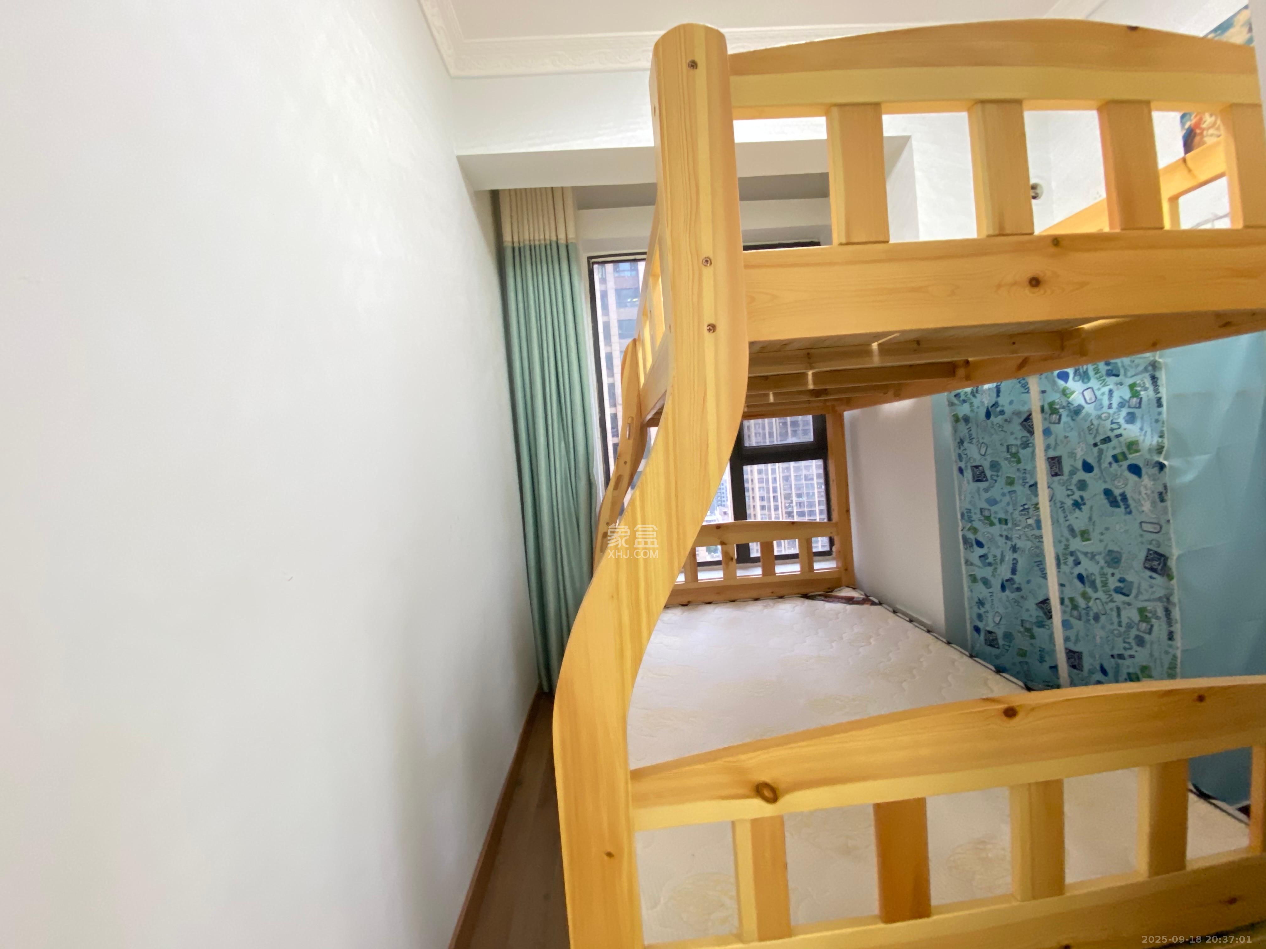 荣盛花语馨苑 3室2厅1卫 2500.0元/月 荣盛花语馨苑 3室2厅1卫 2500.0元/月室内图