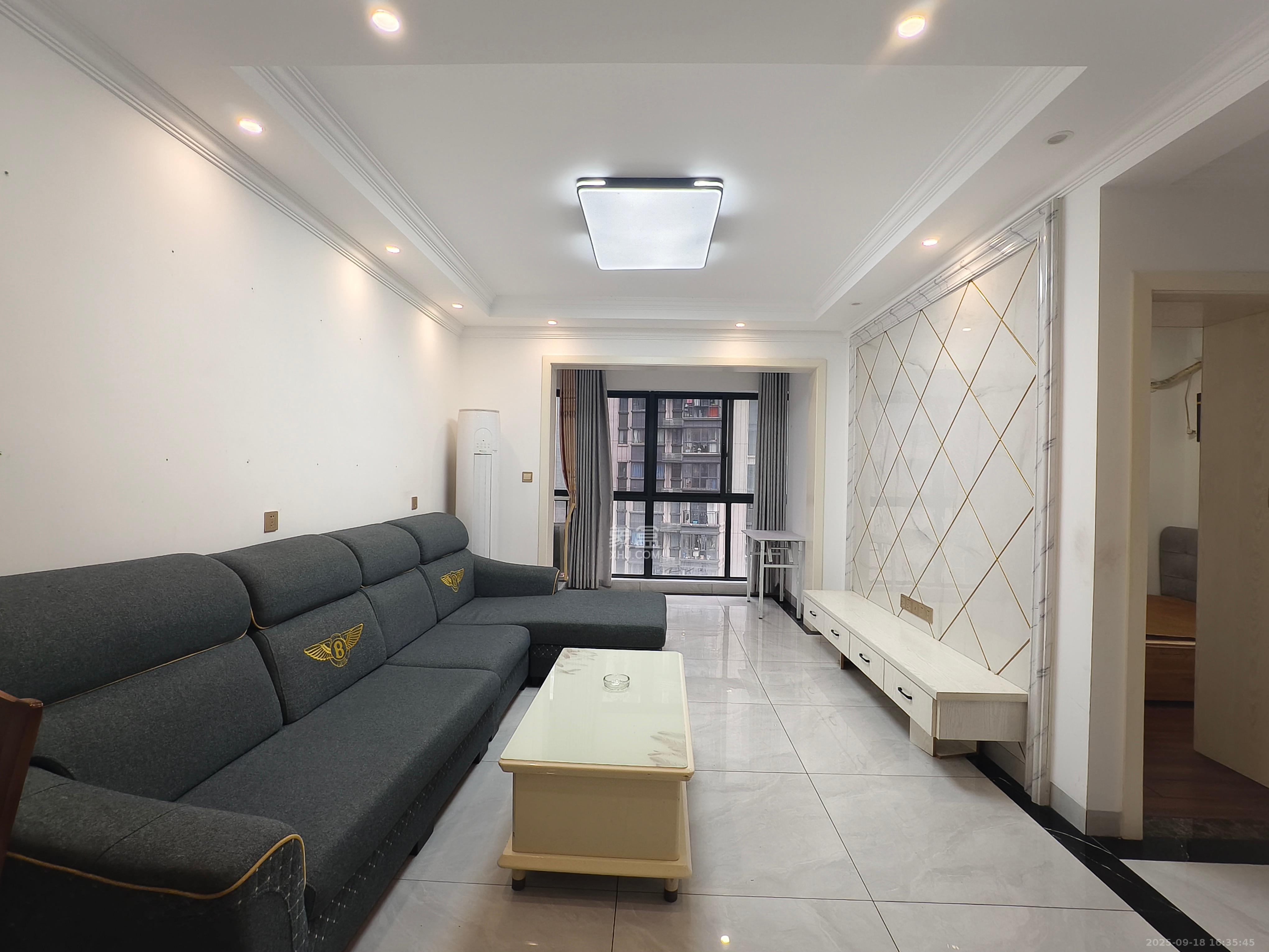 中建悦和城 3室2厅1卫 2400.0元/月 中建悦和城 3室2厅1卫 2400.0元/月室内图