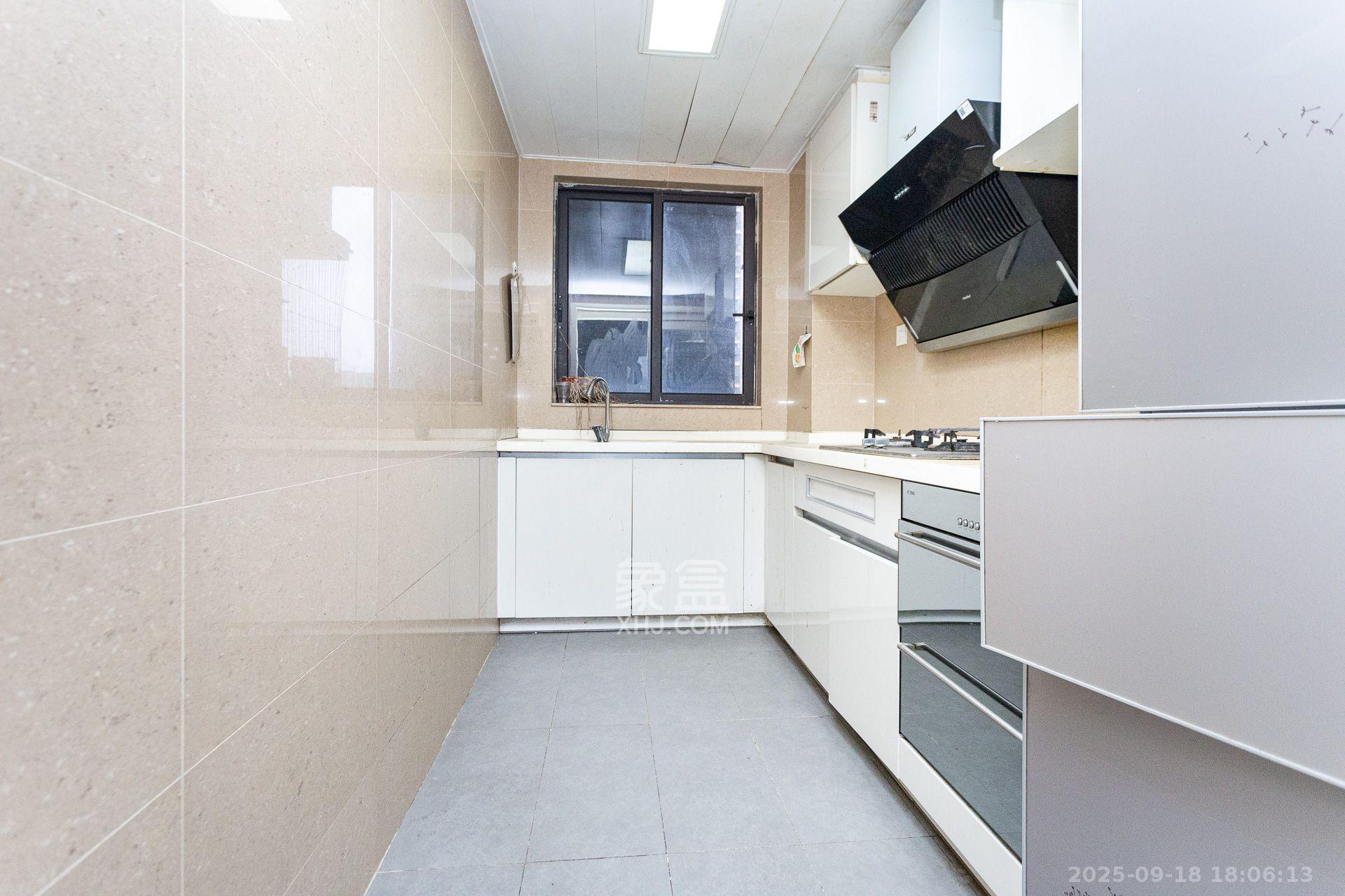 时代倾城一期 3室2厅1卫 2000.0元/月 时代倾城一期 3室2厅1卫 2000.0元/月室内图