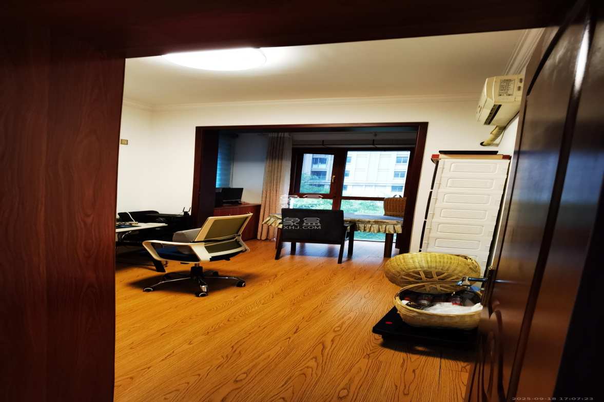 八方小区C区 3室2厅2卫 3800.0元/月 八方小区C区 3室2厅2卫 3800.0元/月室内图