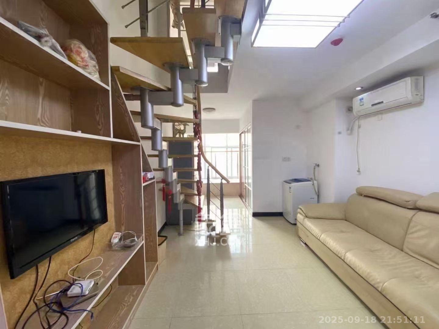 金色loft（鑫秋大厦）  2室1厅1卫   1800.00元/月