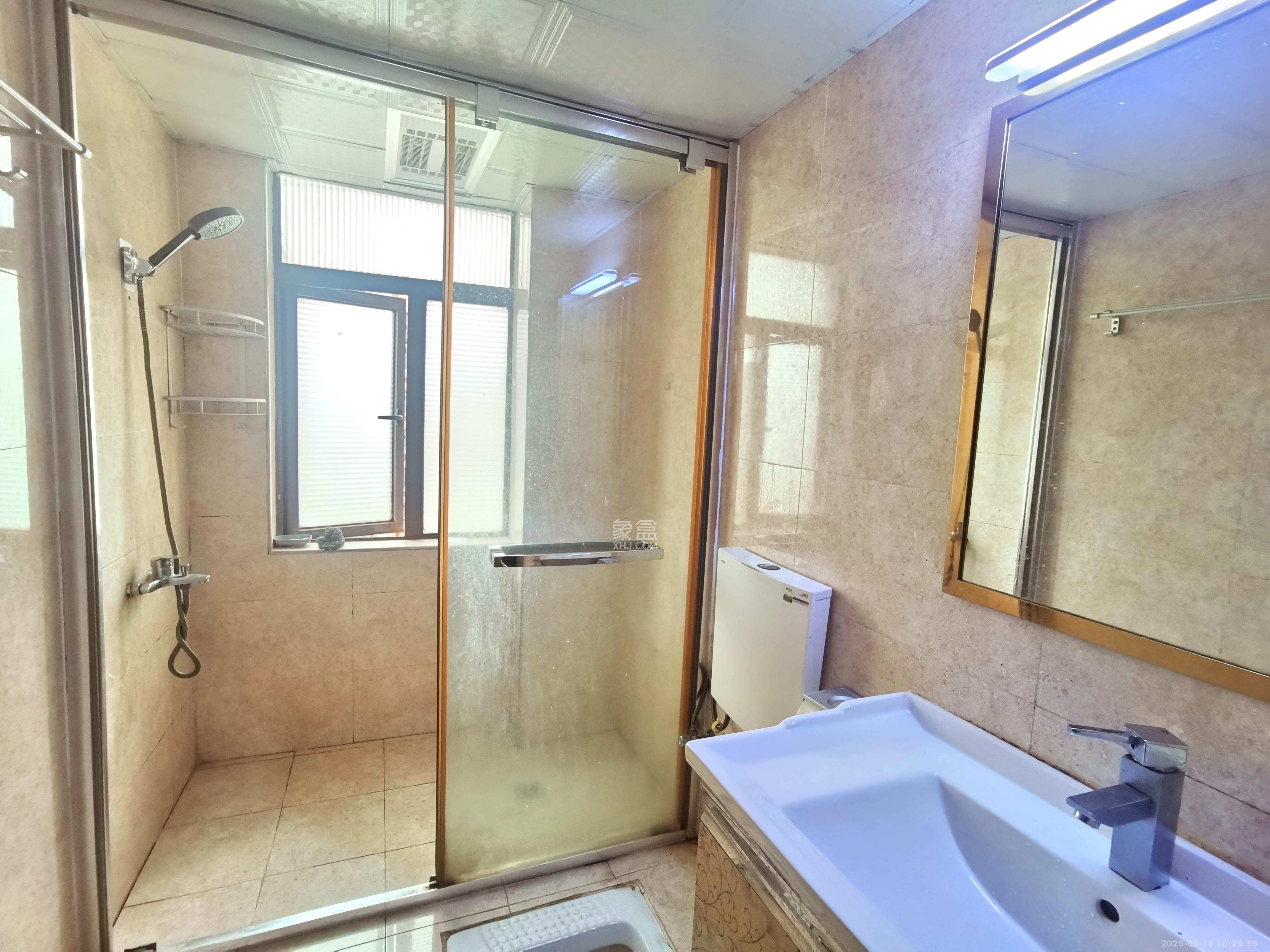 山语城二期 3室2厅1卫 2000.0元/月 山语城二期 3室2厅1卫 2000.0元/月室内图