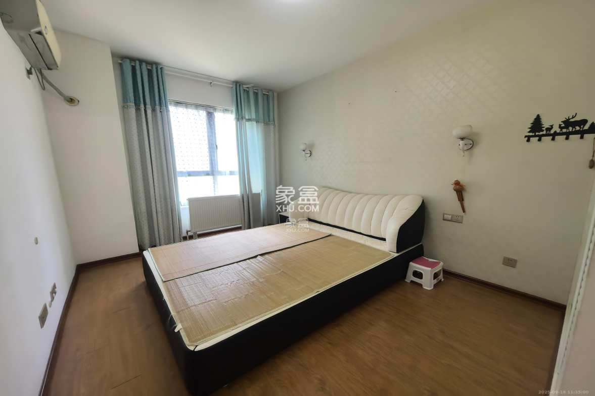 世茂铂翠湾一期 2室2厅1卫 2600.0元/月 世茂铂翠湾一期 2室2厅1卫 2600.0元/月室内图