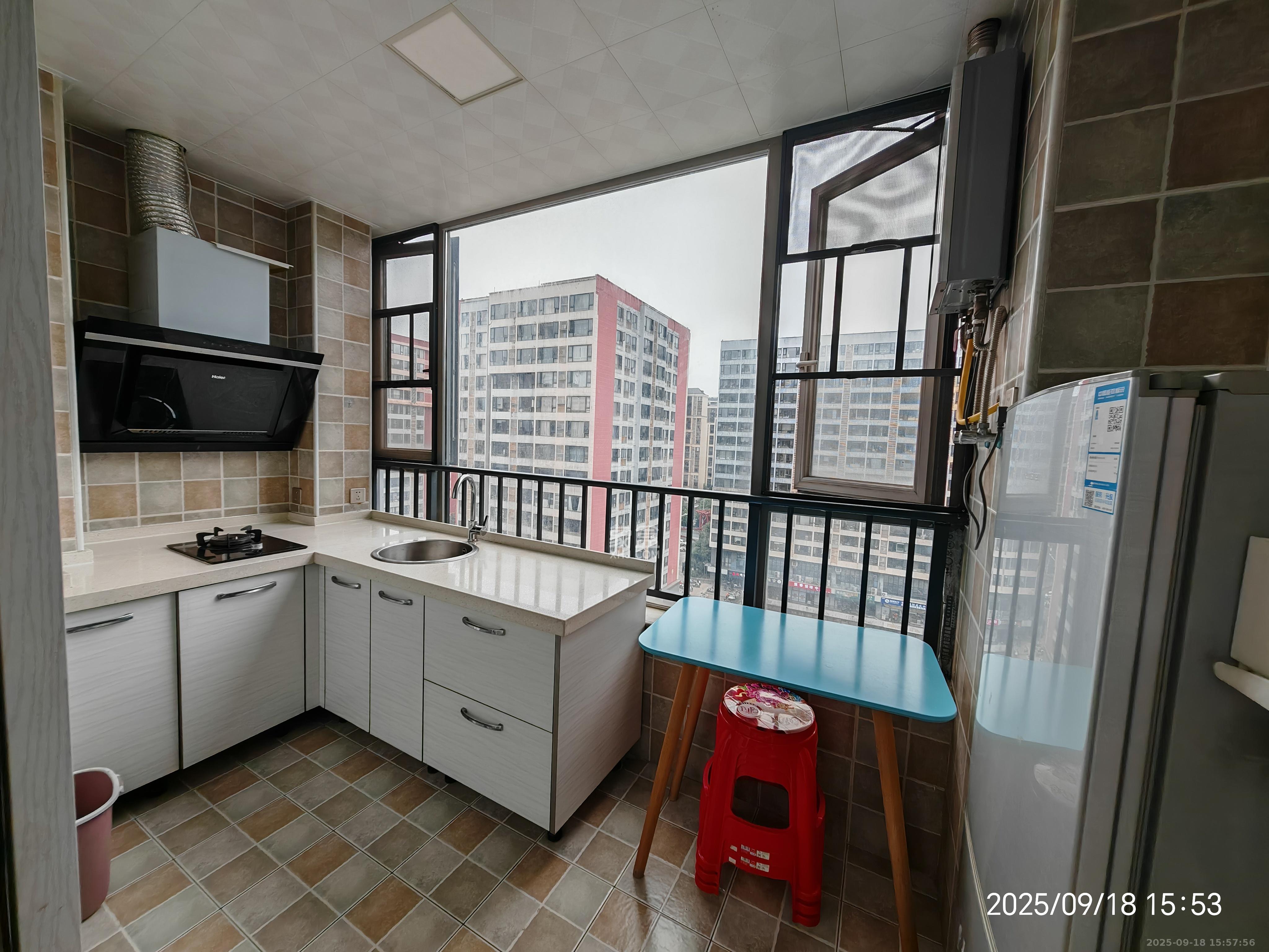 怡海星城  1室1厅1卫    1050.0元/月 怡海星城  1室1厅1卫    1050.0元/月室内图