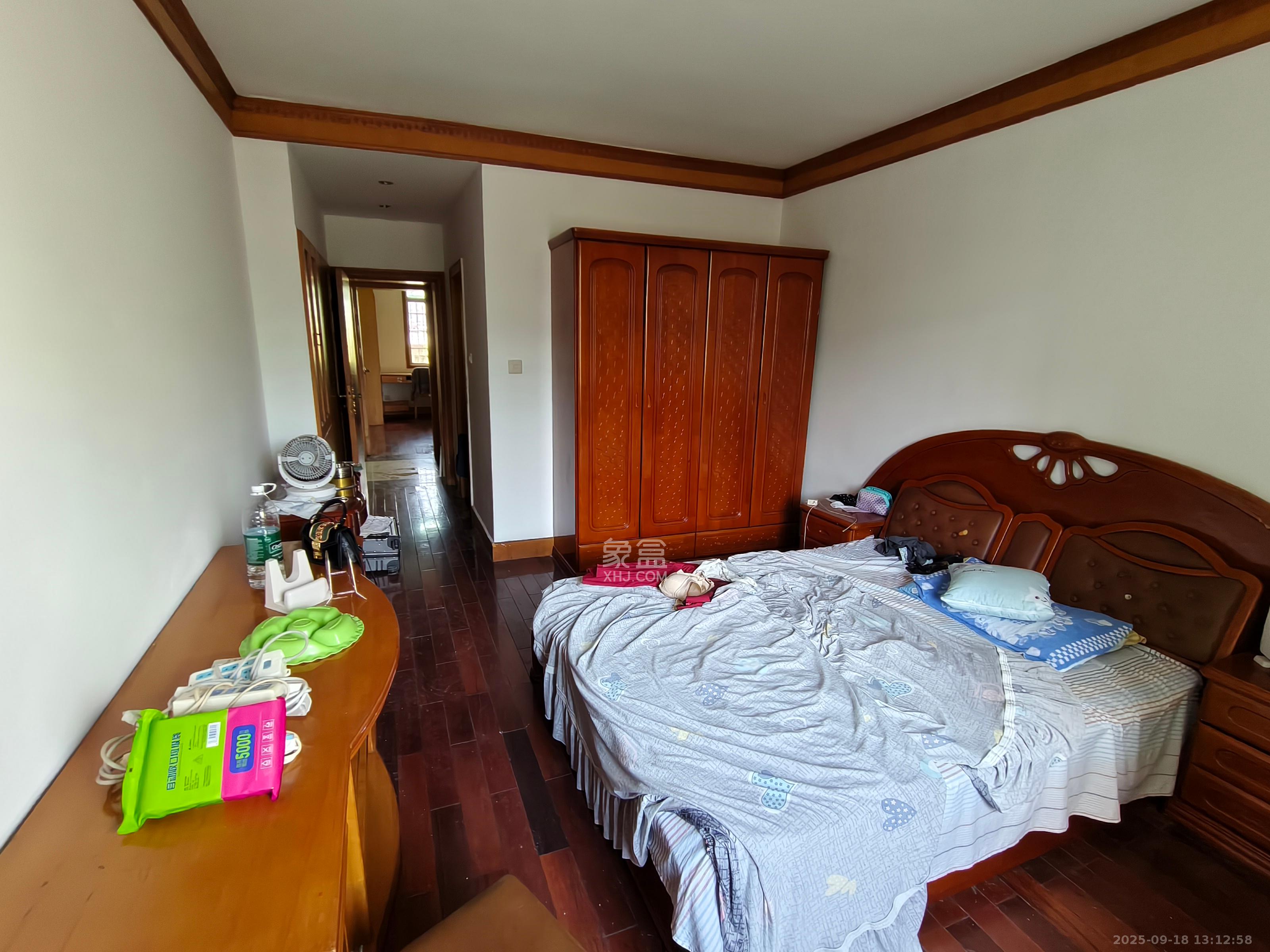 人民新村  3室2厅2卫    2600.0元/月室内图