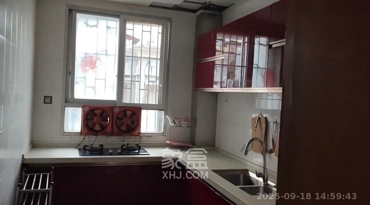 大有商住楼 3室1厅1卫 1300.0元/月 大有商住楼 3室1厅1卫 1300.0元/月室内图