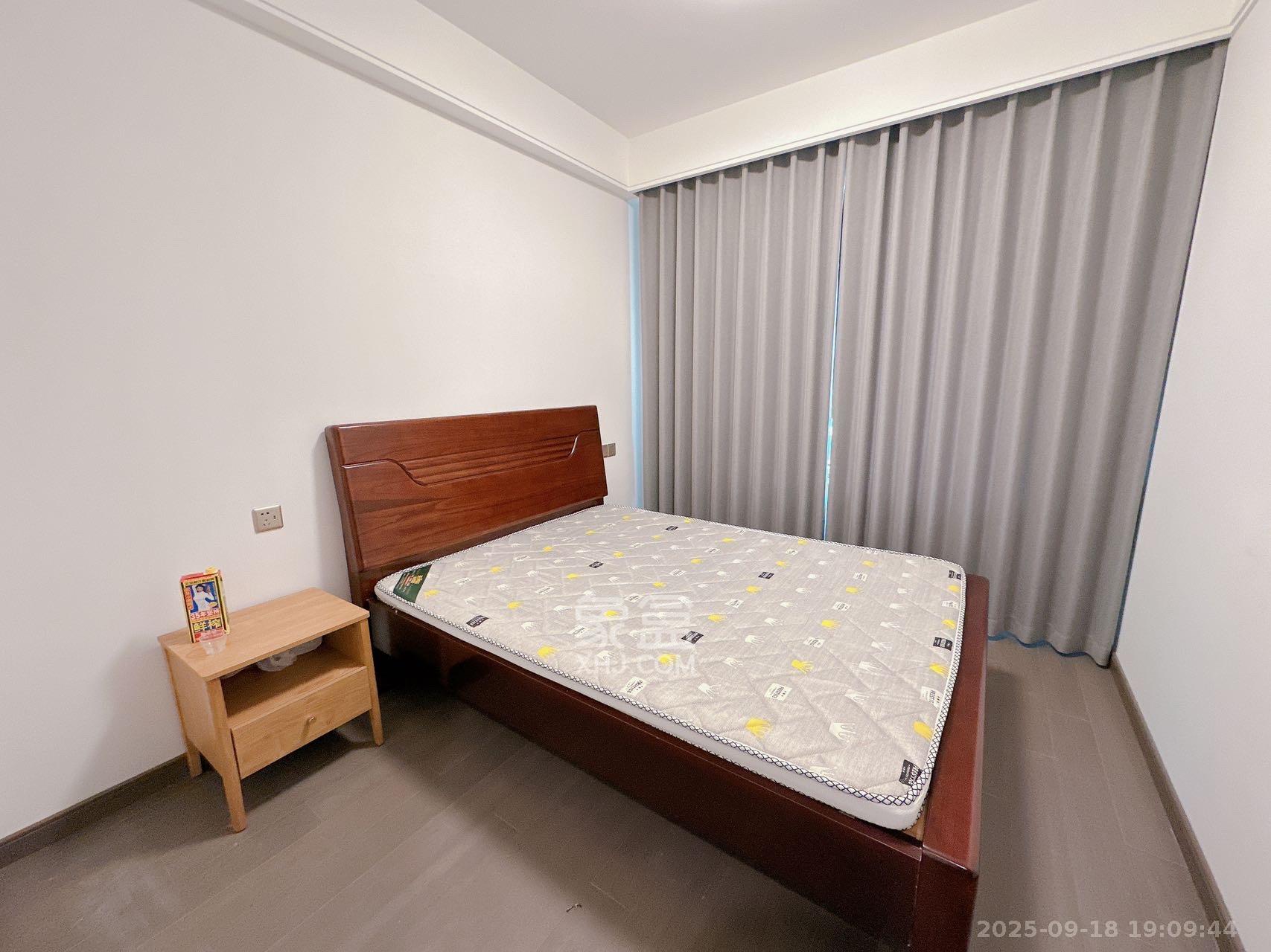 龙湖春江天玺  4室2厅2卫    5000.0元/月室内图