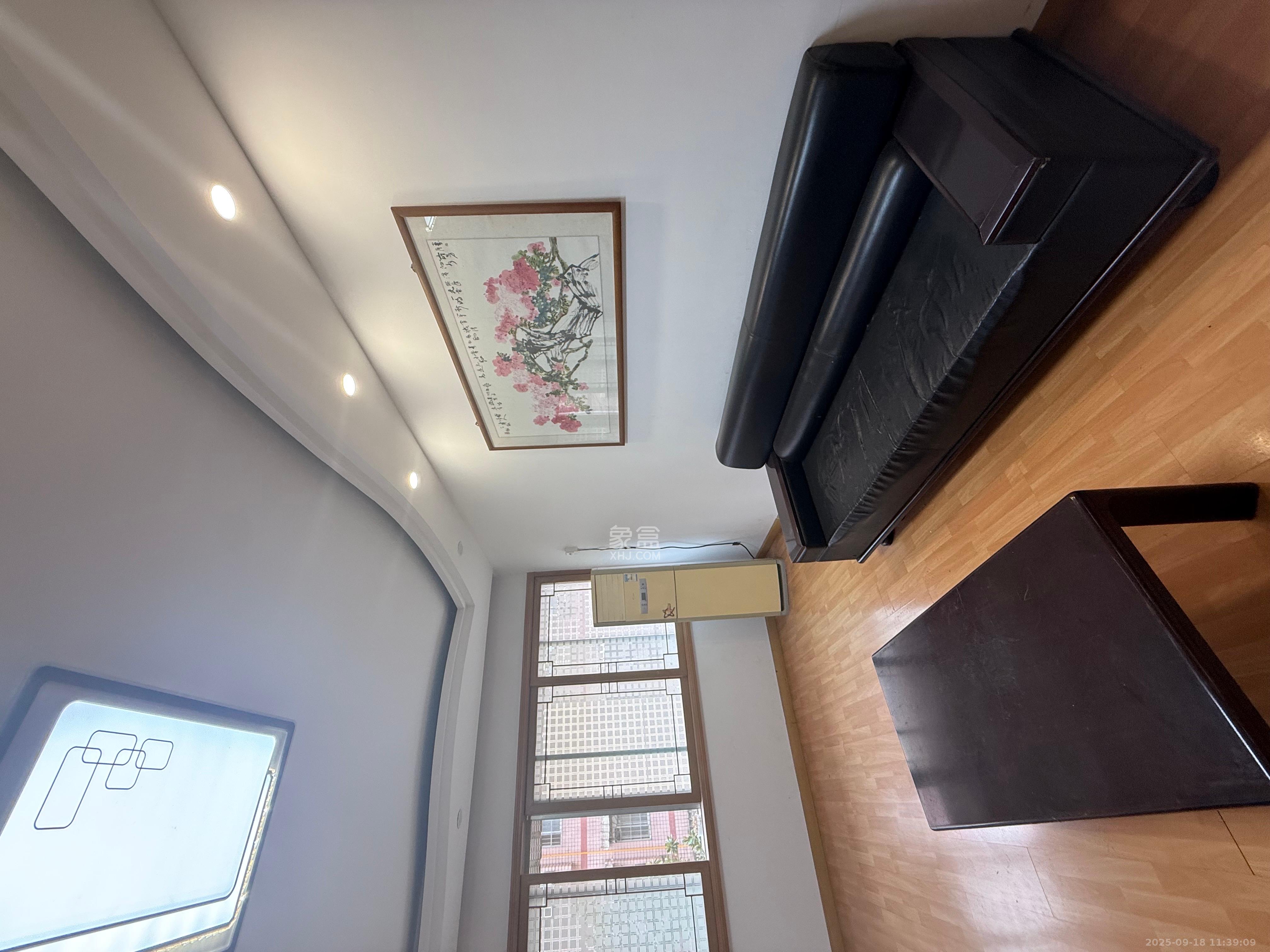 金鹰小区 3室2厅2卫 2400.0元/月 金鹰小区 3室2厅2卫 2400.0元/月室内图