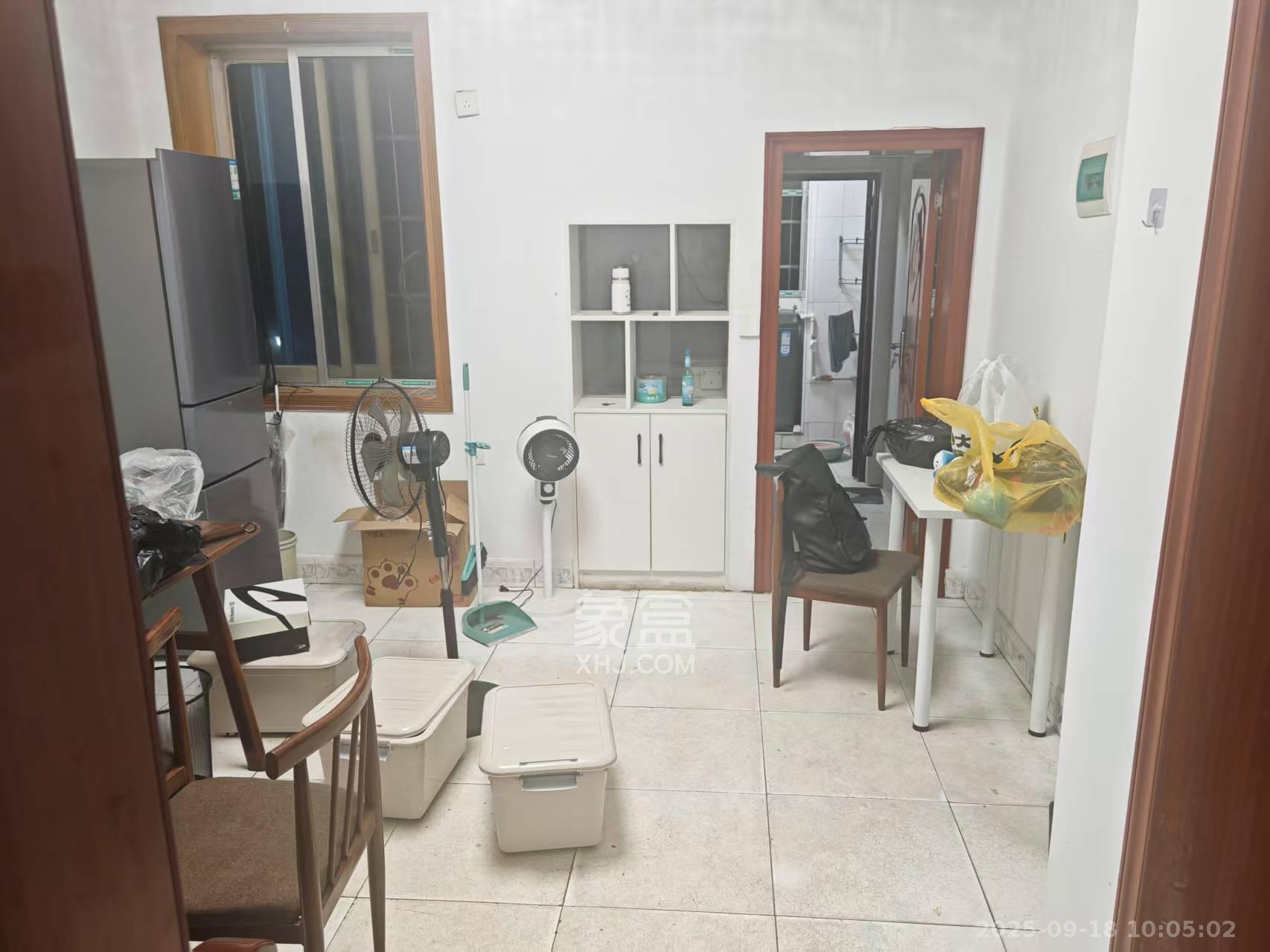 伞厂宿舍 2室1厅1卫 1700.0元/月 伞厂宿舍 2室1厅1卫 1700.0元/月室内图