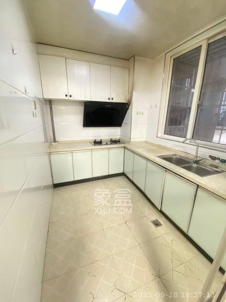 星城新宇黎雅苑 2室2厅1卫 1500.0元/月 星城新宇黎雅苑 2室2厅1卫 1500.0元/月室内图