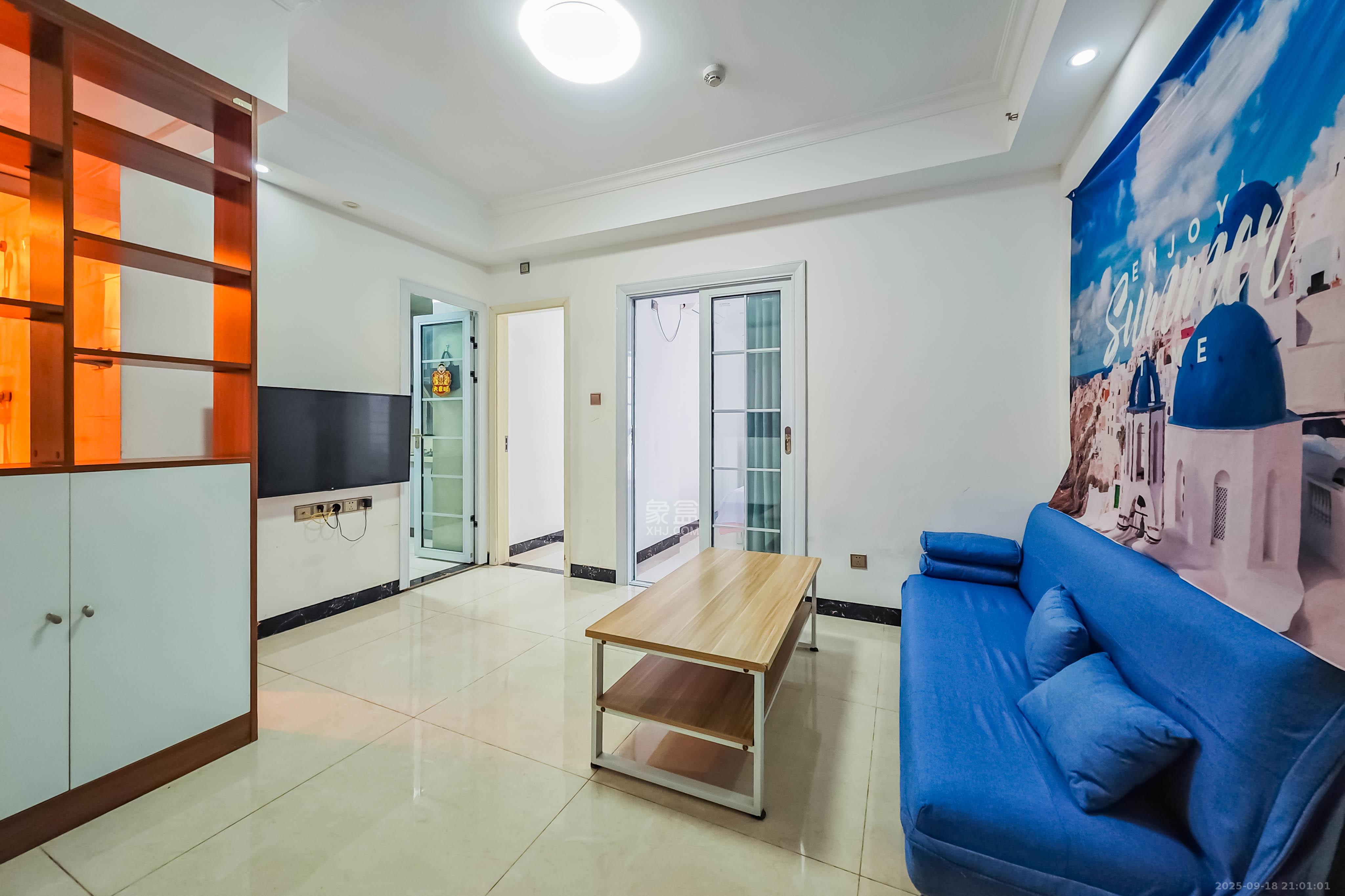 欧亚达国际广场  2室1厅1卫    42.0万客厅