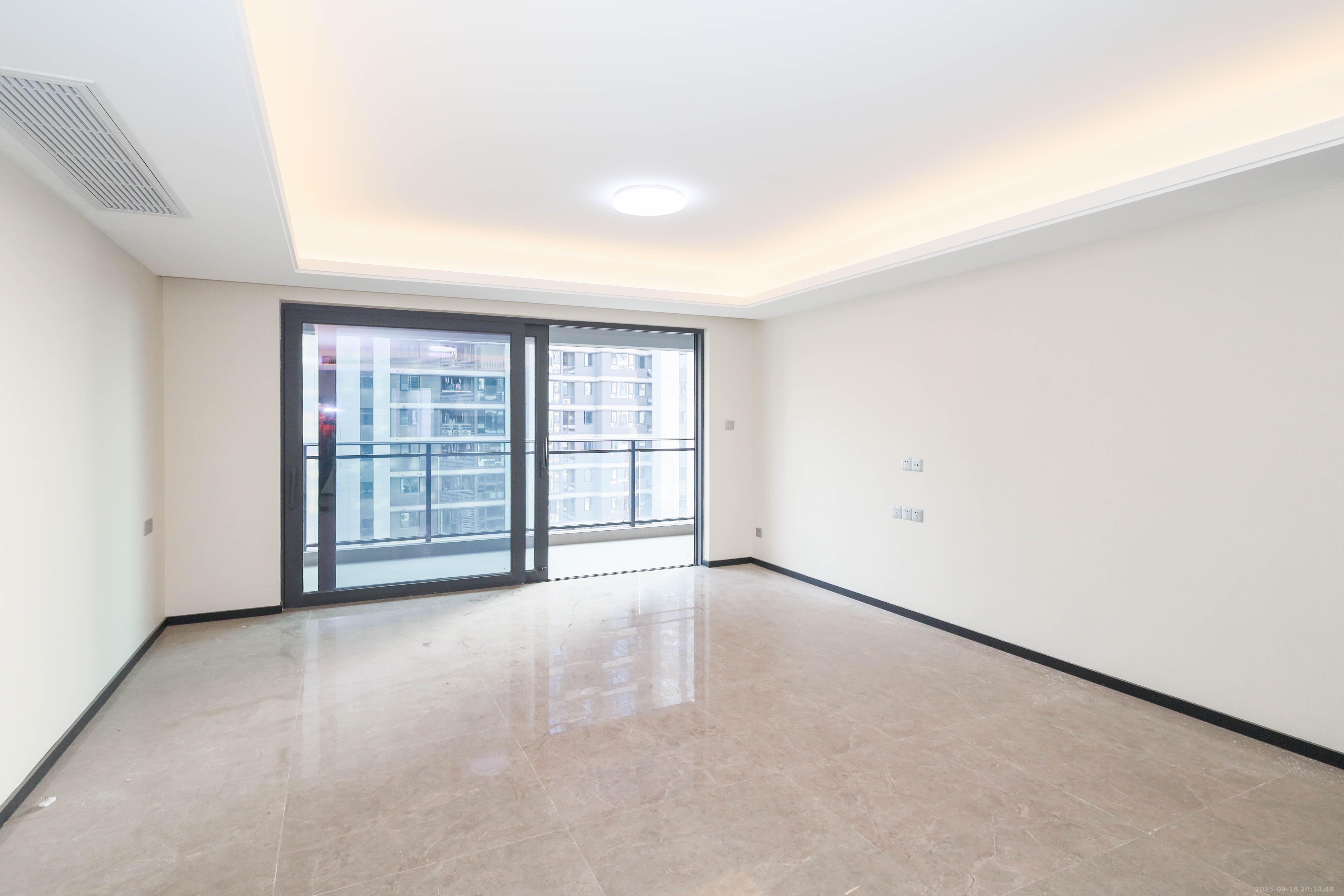 中海阅溪府 5室2厅2卫 4800.0元/月 中海阅溪府 5室2厅2卫 4800.0元/月室内图