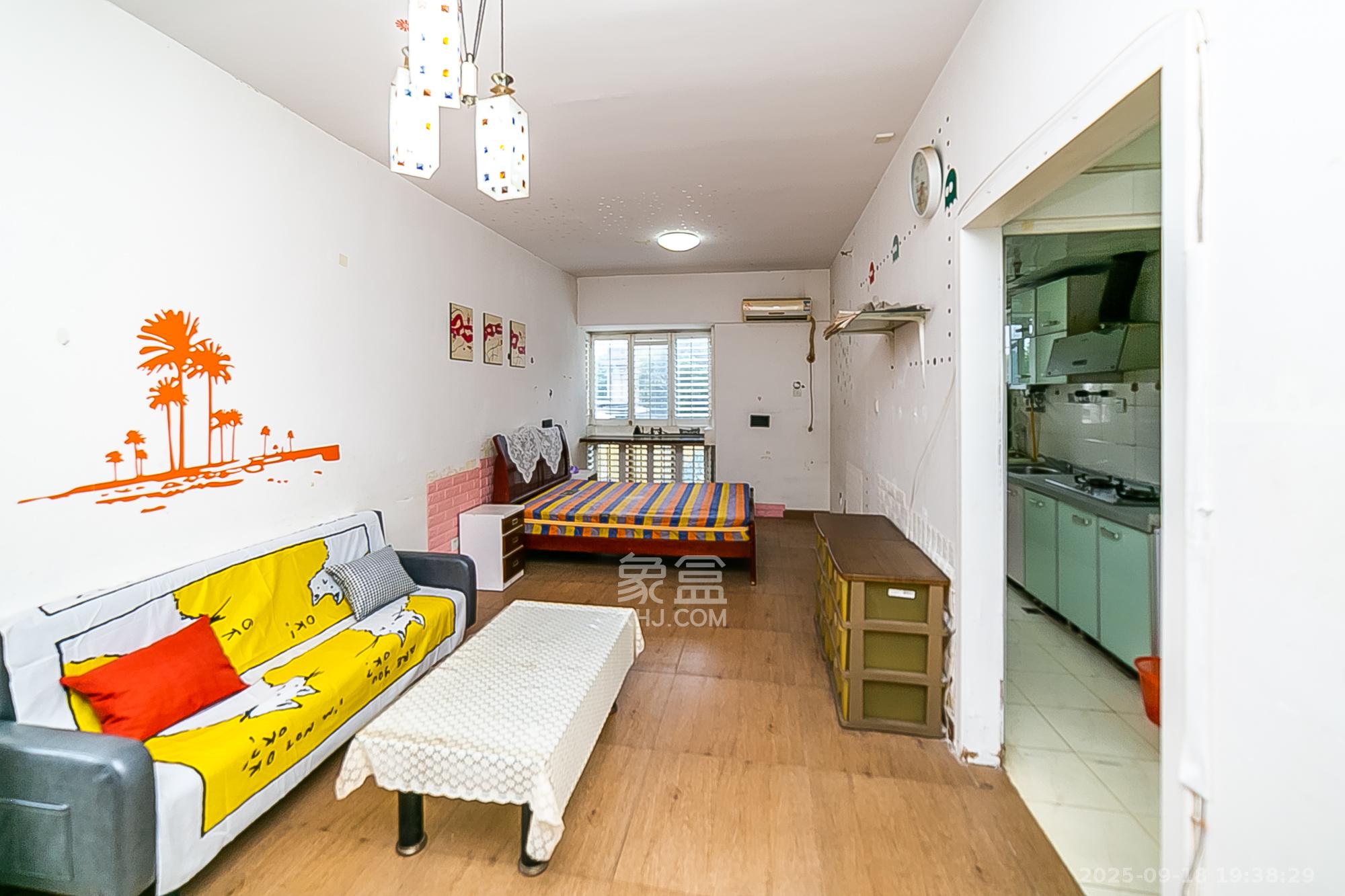 中远公馆 1室1厅1卫 28.0万 中远公馆 1室1厅1卫 28.0万卧室