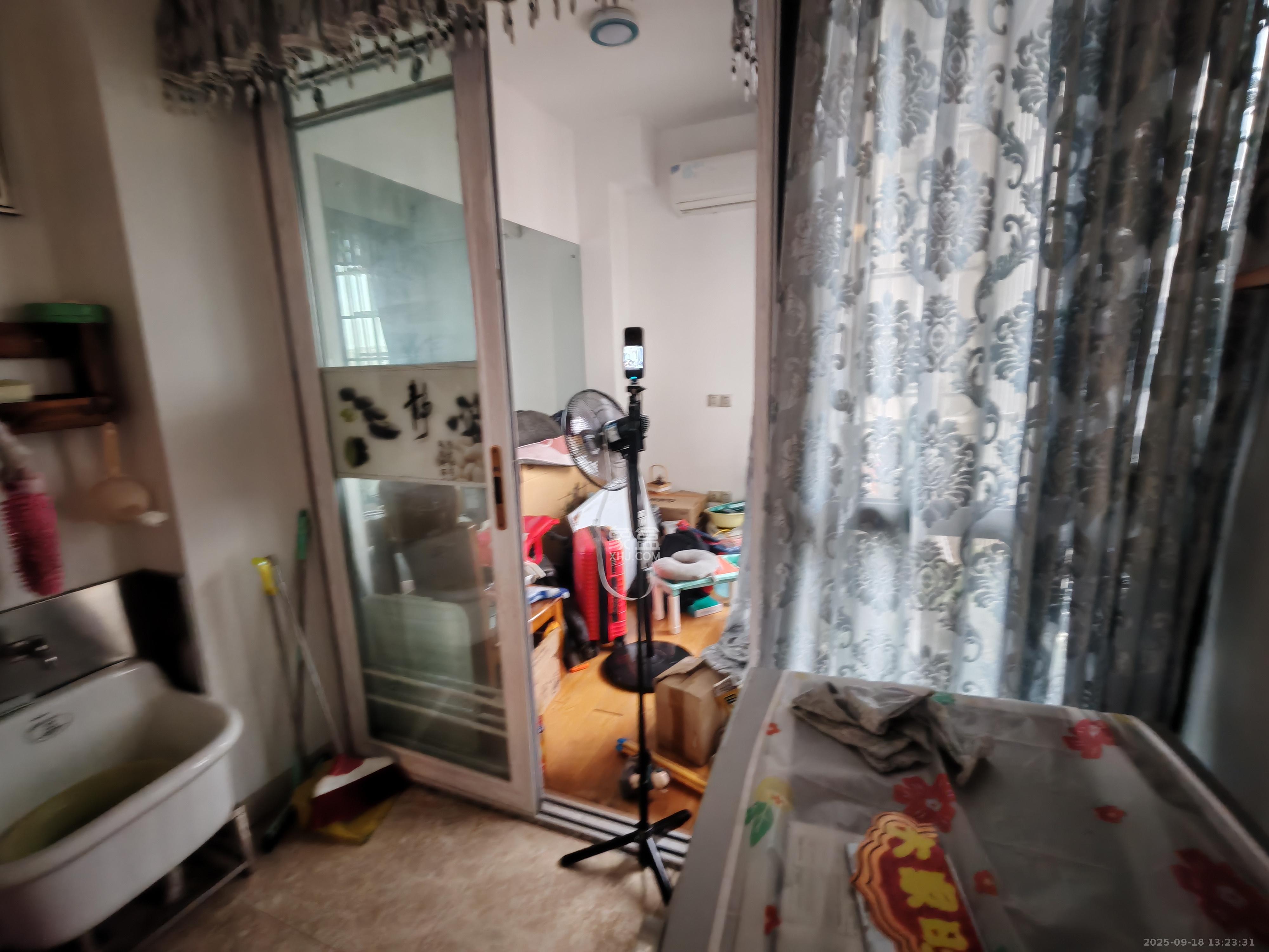 城市山水豪园(山水城市风景) 3室2厅2卫 3000.0元/月 城市山水豪园(山水城市风景) 3室2厅2卫 3000.0元/月室内图