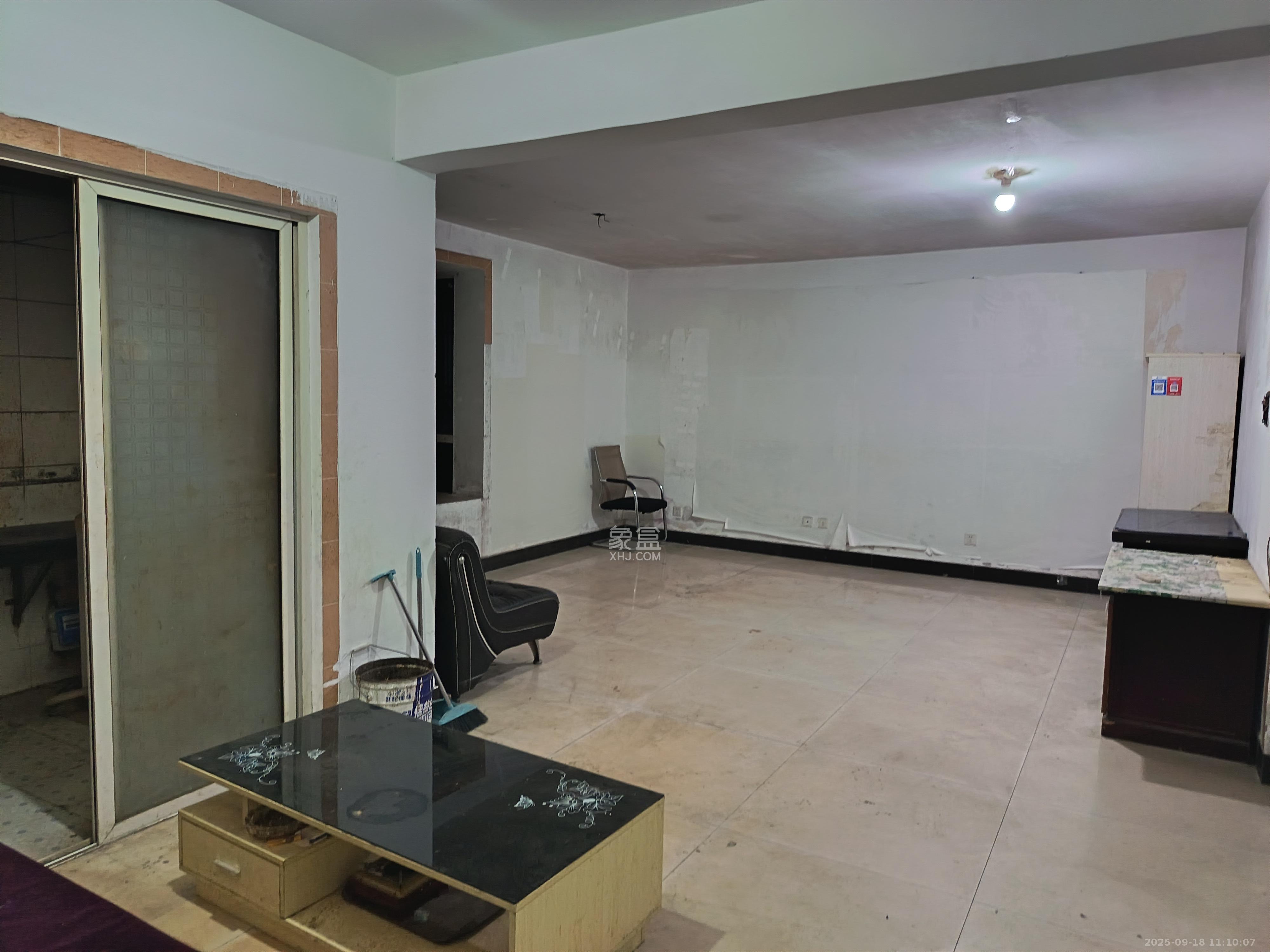 华海3C(天心电子世界) 3室1厅1卫 2000.0元/月 华海3C(天心电子世界) 3室1厅1卫 2000.0元/月室内图