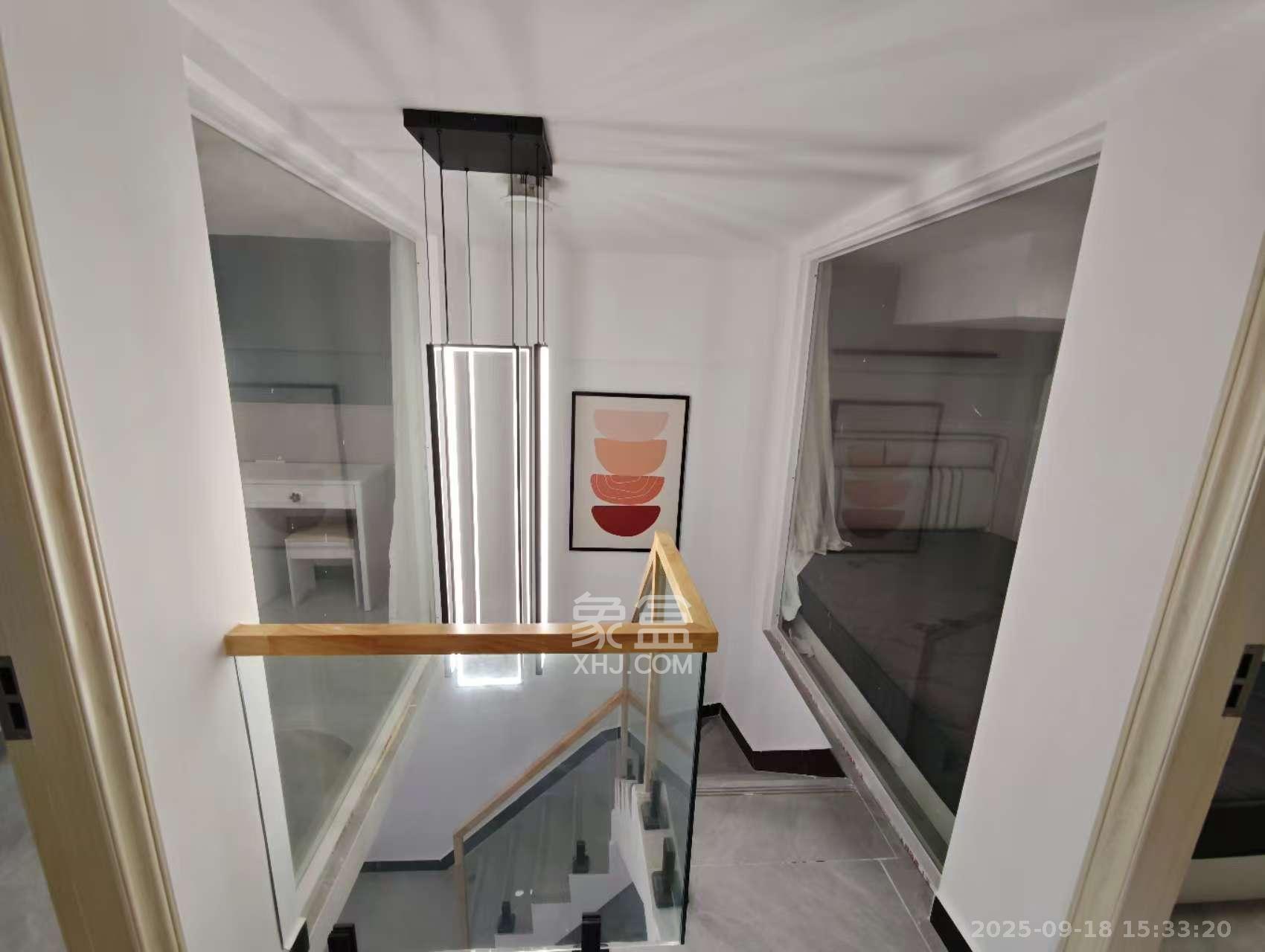 润和国际广场 2室2厅1卫 2300.0元/月 润和国际广场 2室2厅1卫 2300.0元/月室内图