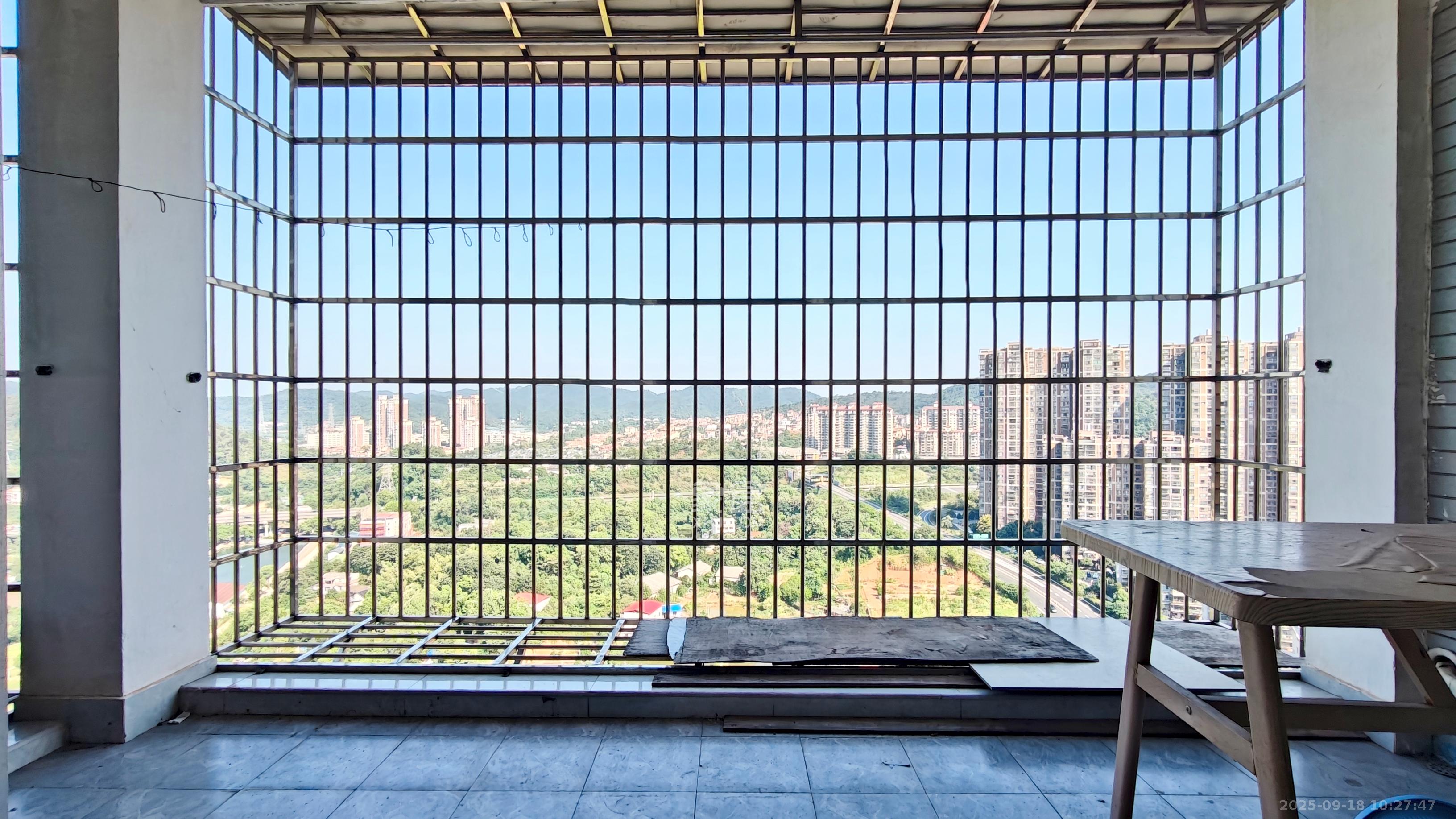 锑都家园  3室2厅2卫    2200.0元/月室内图