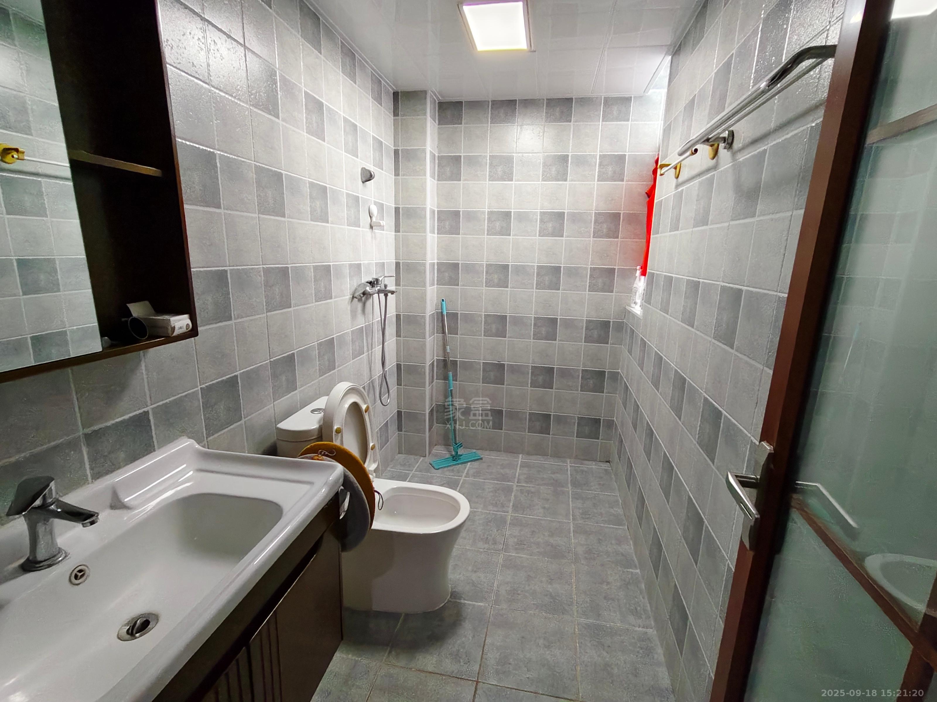 山水文园 3室2厅2卫 2200.0元/月 山水文园 3室2厅2卫 2200.0元/月室内图