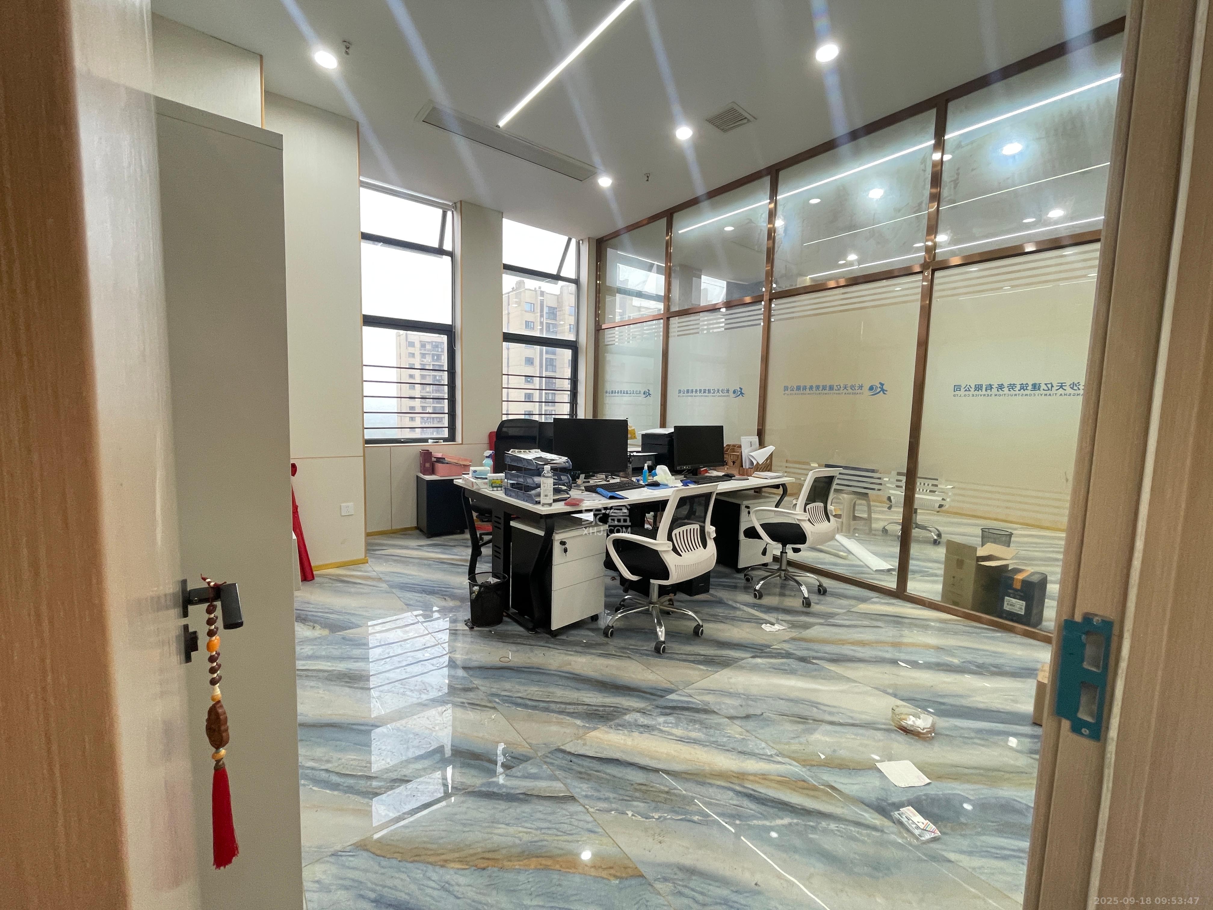 华润置地广场二期  3室1厅1卫    6000.0元/月室内图