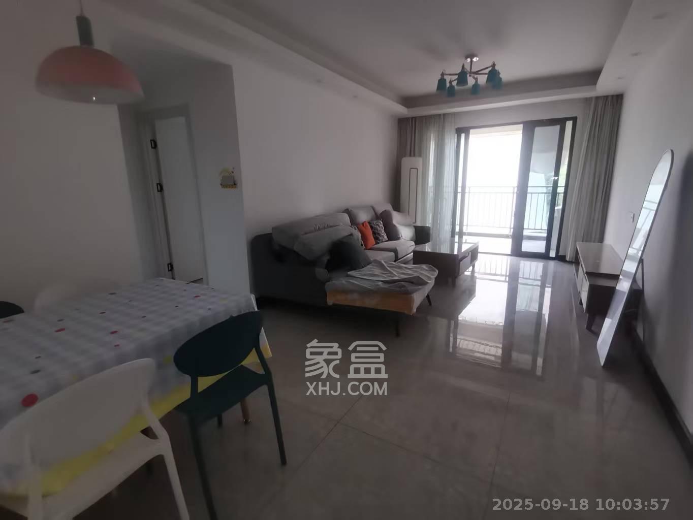 保利大都汇一期、二期  3室2厅1卫    2800.0元/月室内图