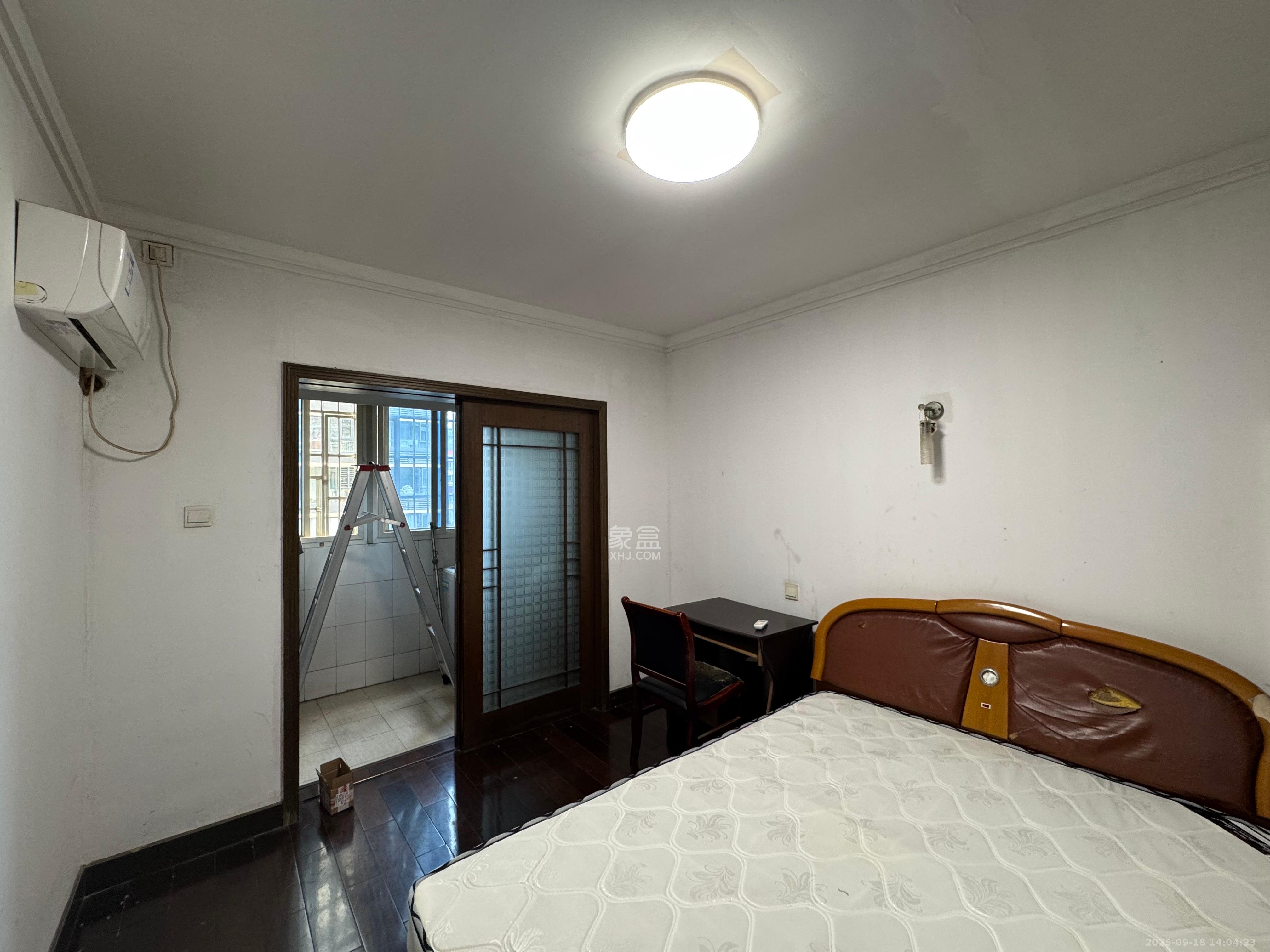 森宇佳园 3室2厅2卫 2100.0元/月 森宇佳园 3室2厅2卫 2100.0元/月室内图