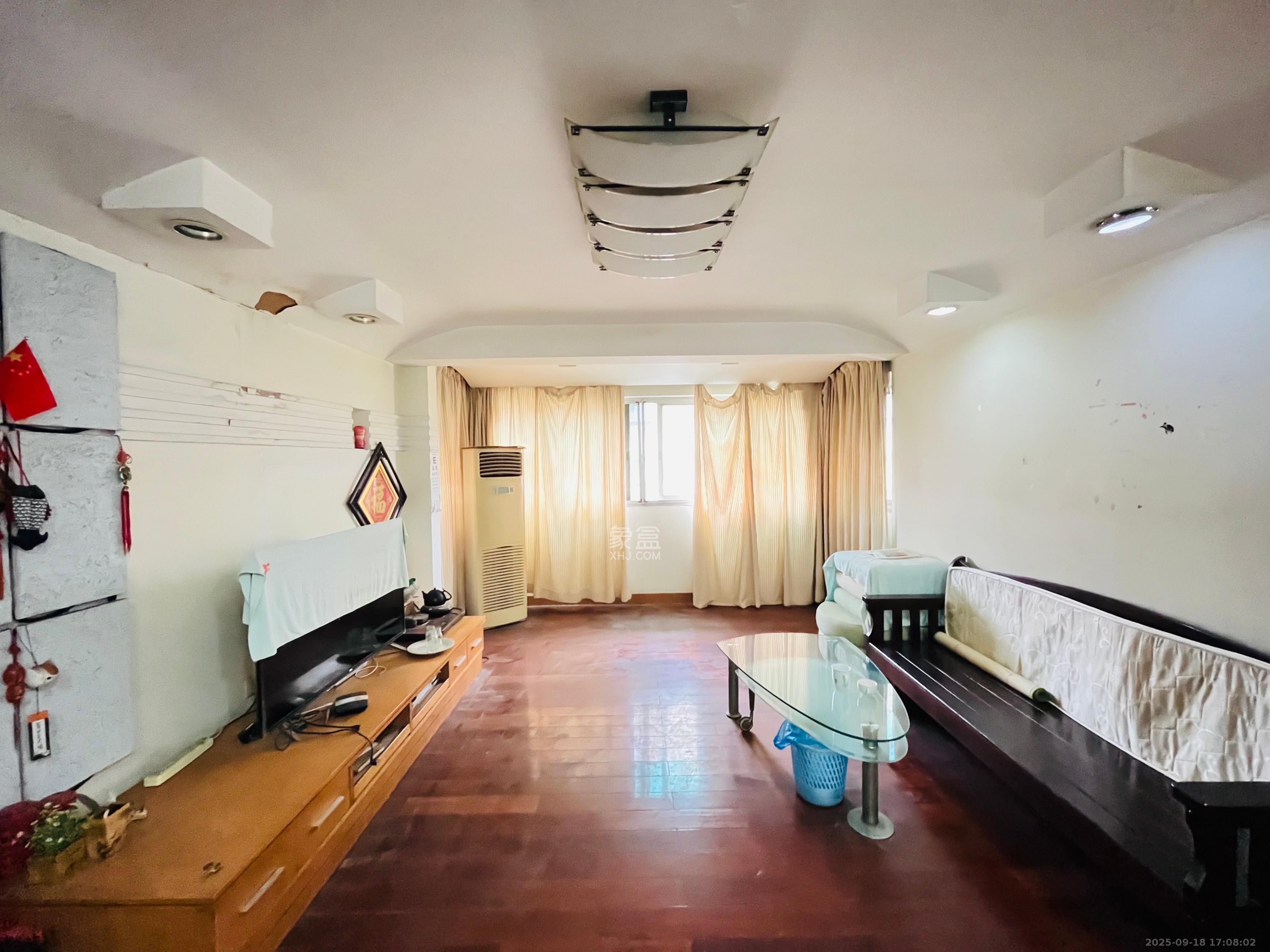 湘计花园  3室2厅1卫    2400.0元/月室内图