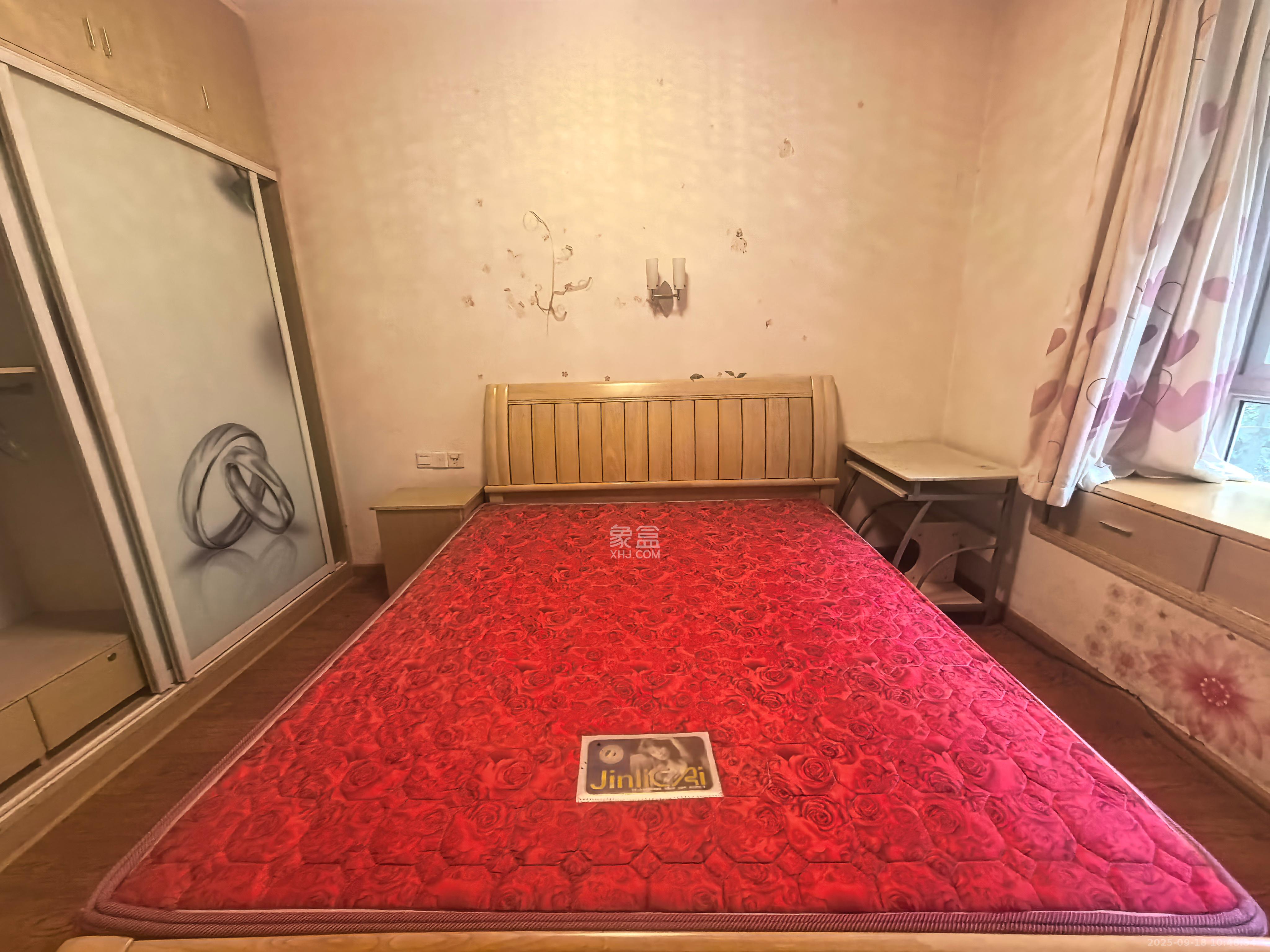 景荣华苑 3室2厅2卫 2400.0元/月 景荣华苑 3室2厅2卫 2400.0元/月室内图