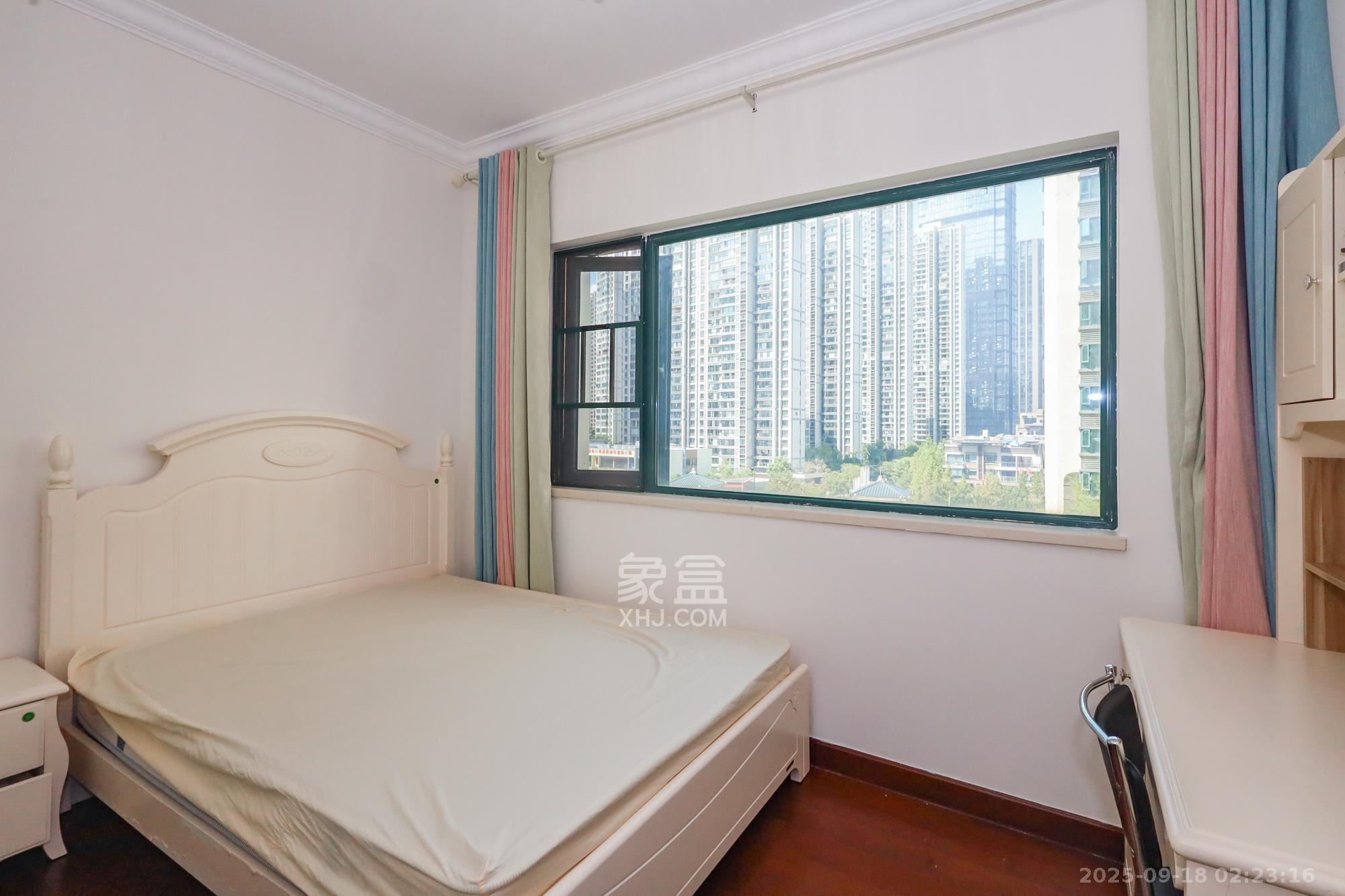 恒大御景湾 4室2厅2卫 208.0万 恒大御景湾 4室2厅2卫 208.0万卧室