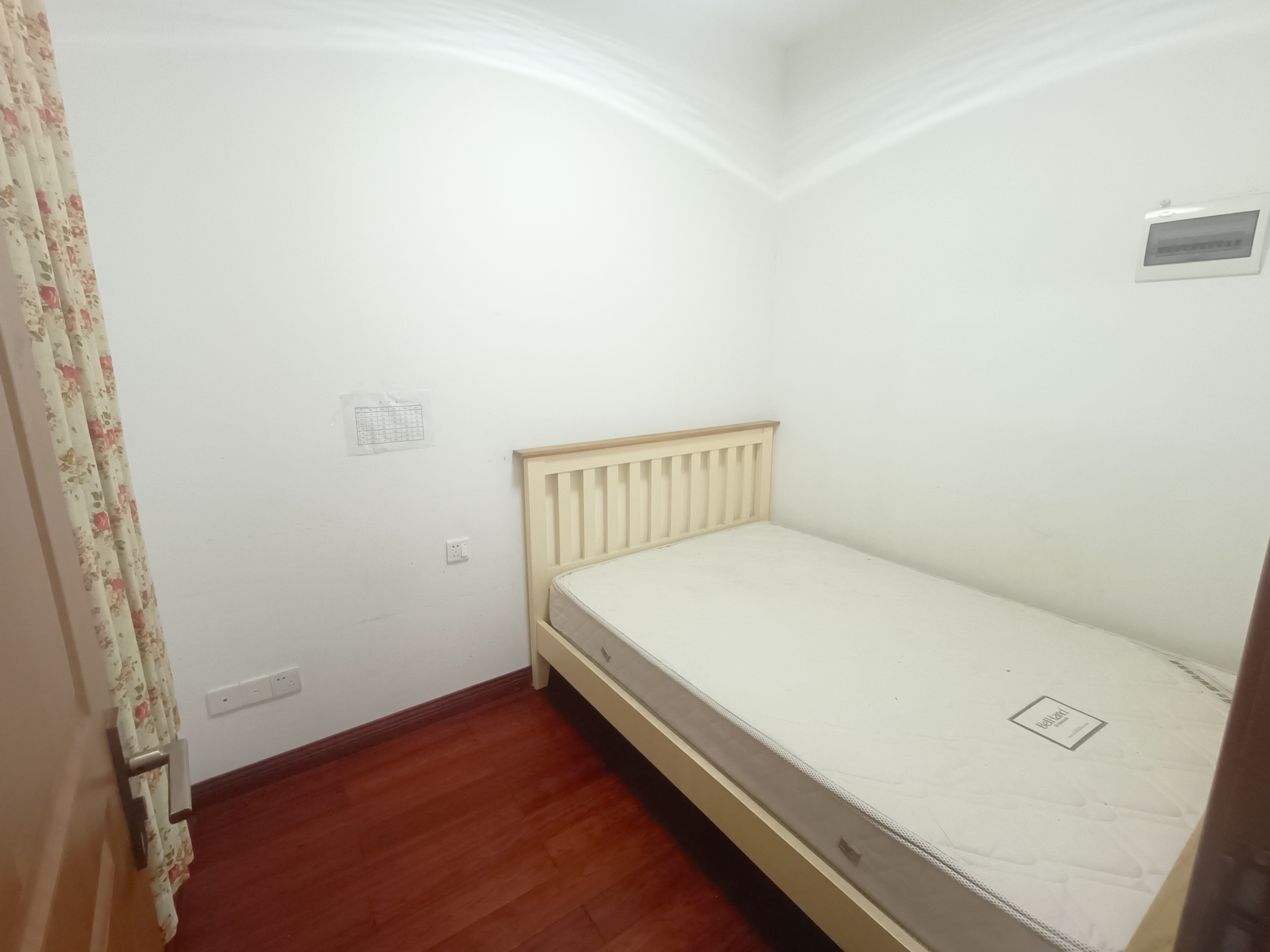 鸿泰国际 2室1厅1卫 1500.0元/月 鸿泰国际 2室1厅1卫 1500.0元/月室内图