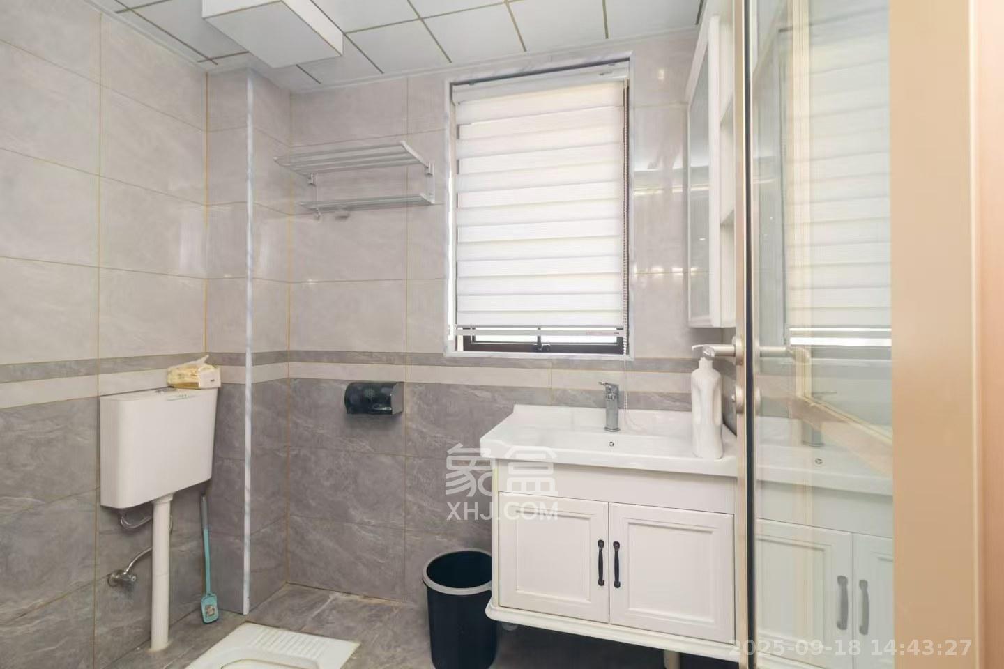 天园假日  3室2厅2卫    2800.0元/月室内图