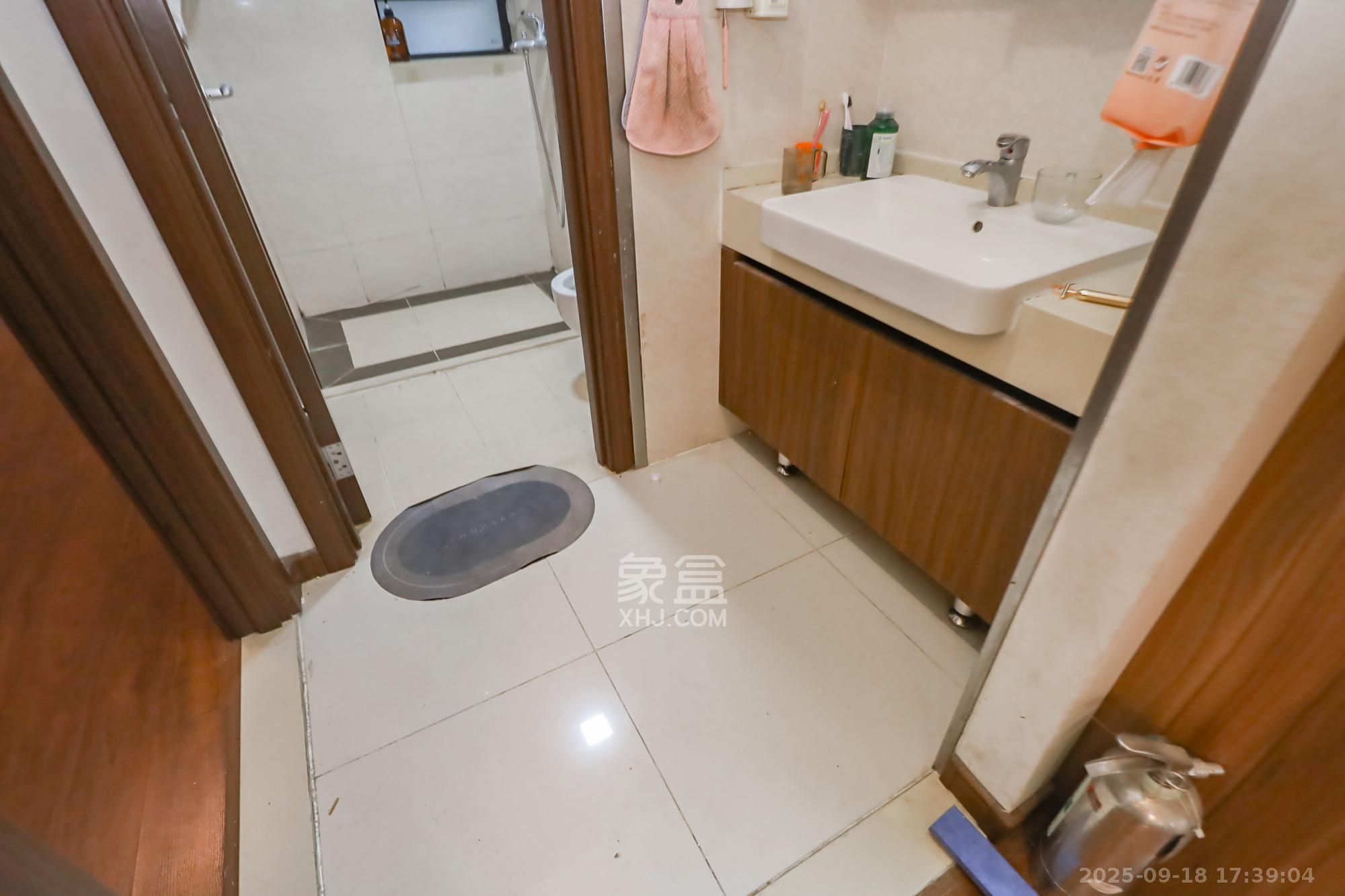 万科里金域国际 3室2厅2卫 165.0万 万科里金域国际 3室2厅2卫 165.0万卫生间