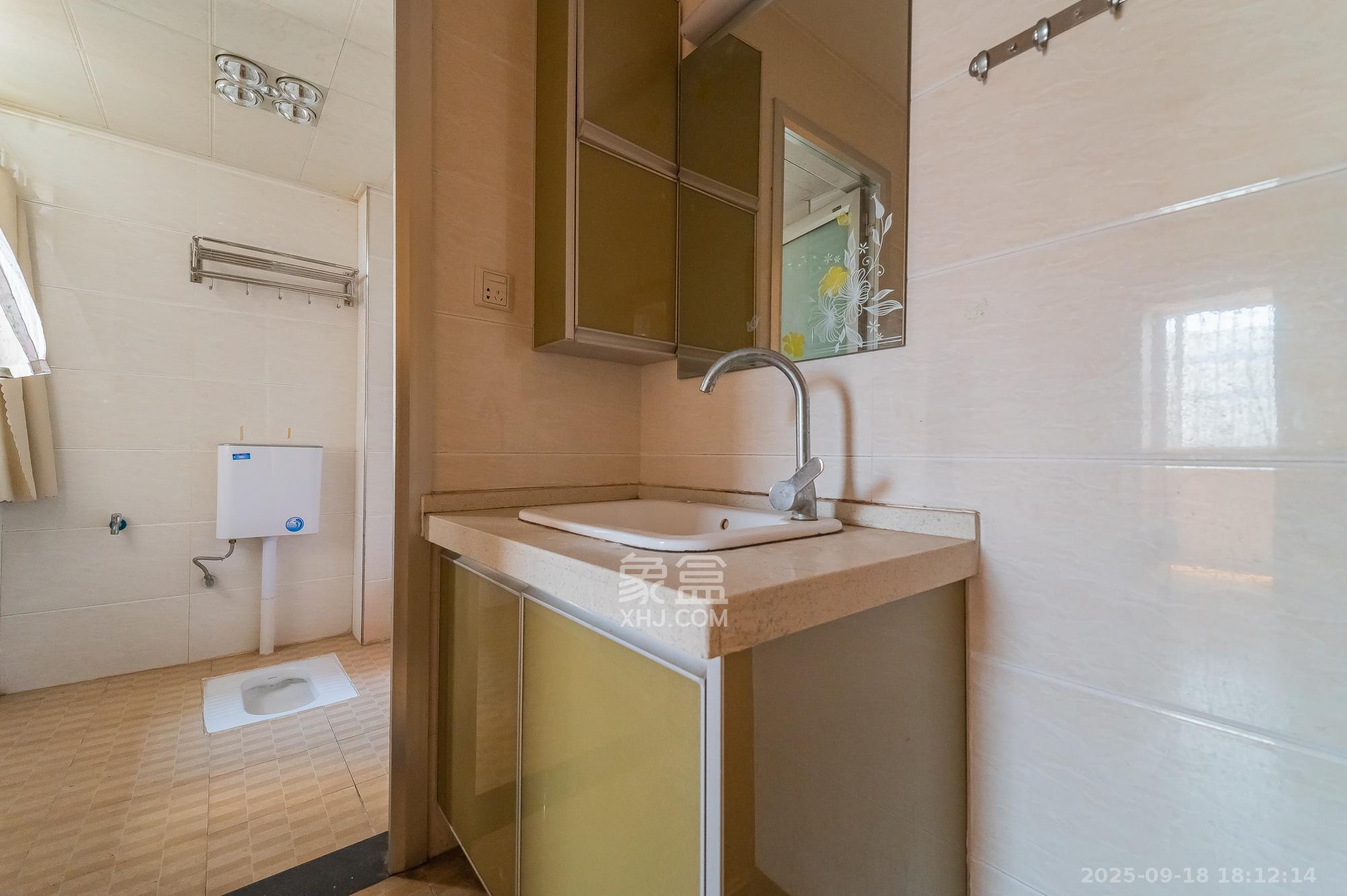 锦璨家园 2室2厅1卫 42.8万 锦璨家园 2室2厅1卫 42.8万卫生间