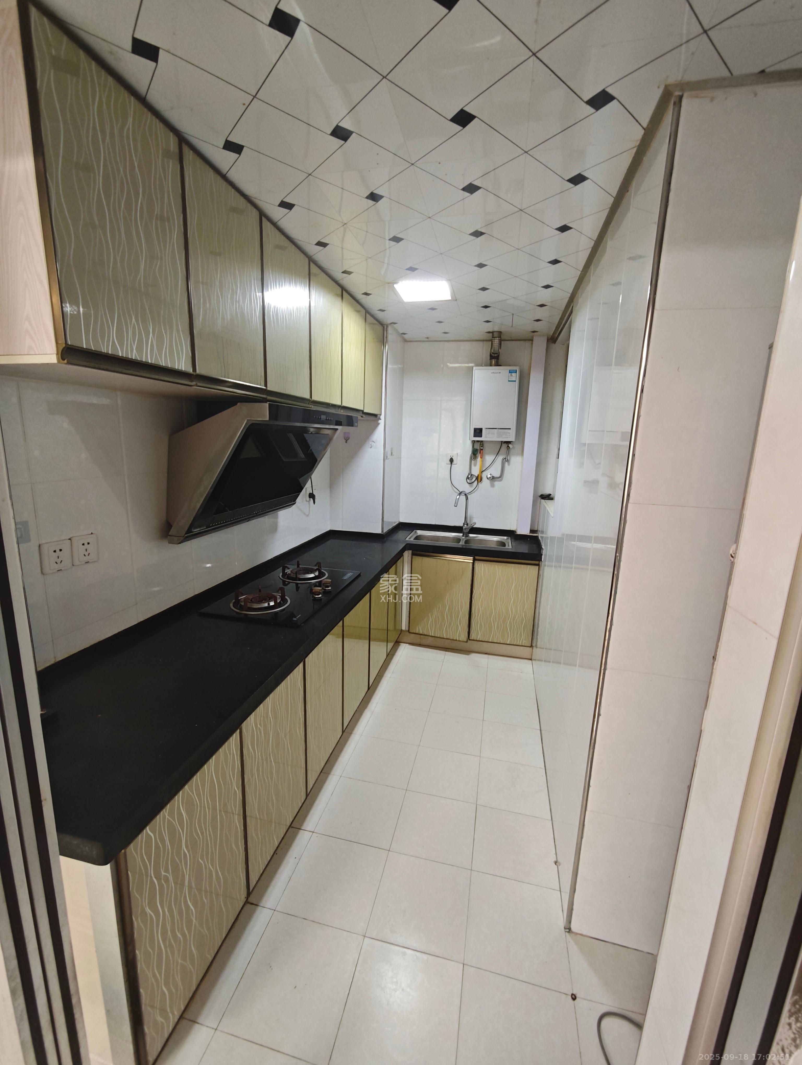 深业睿城 1室2厅1卫 1880.0元/月 深业睿城 1室2厅1卫 1880.0元/月室内图