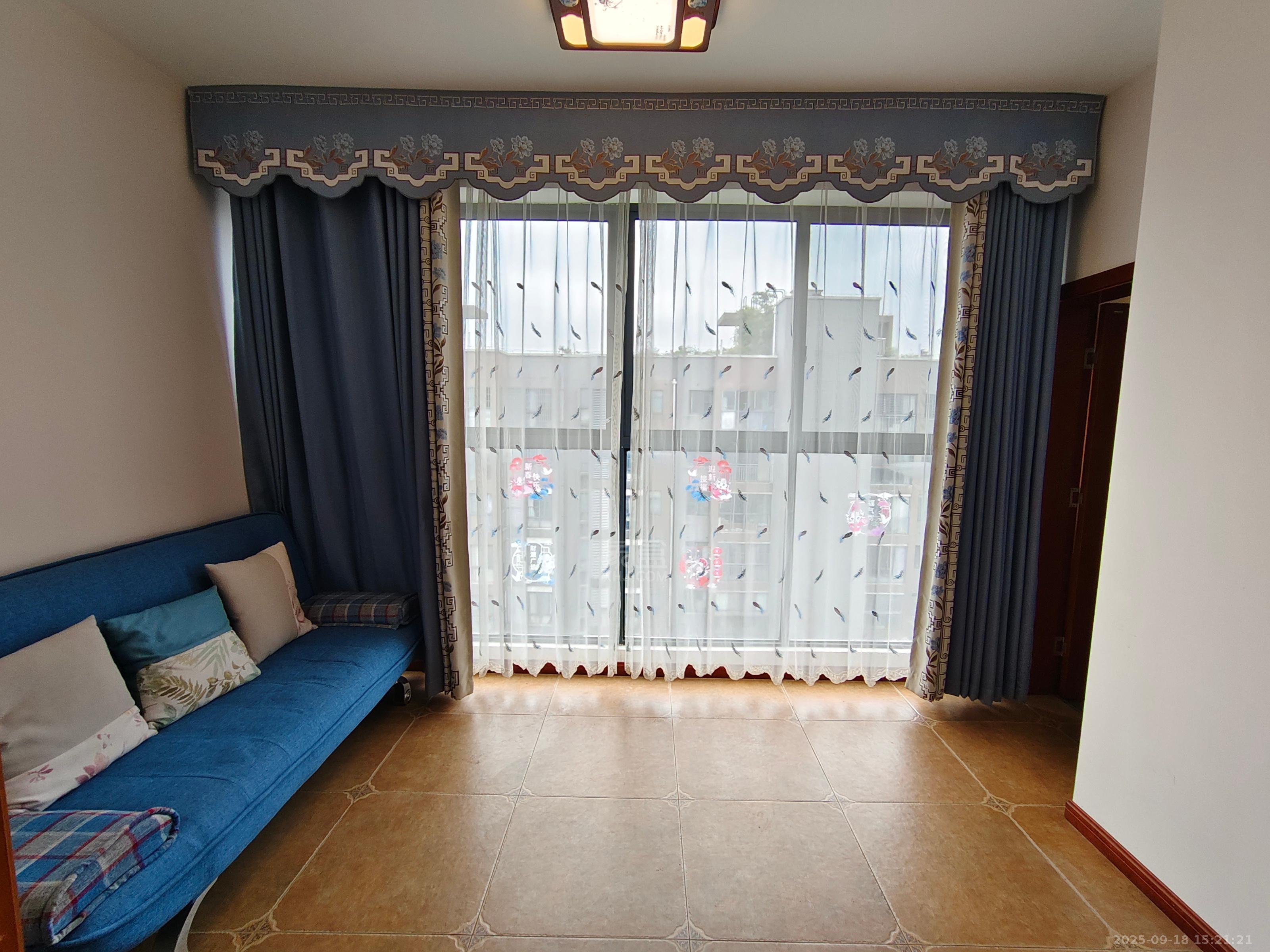 山水文园  3室2厅2卫    2200.0元/月室内图