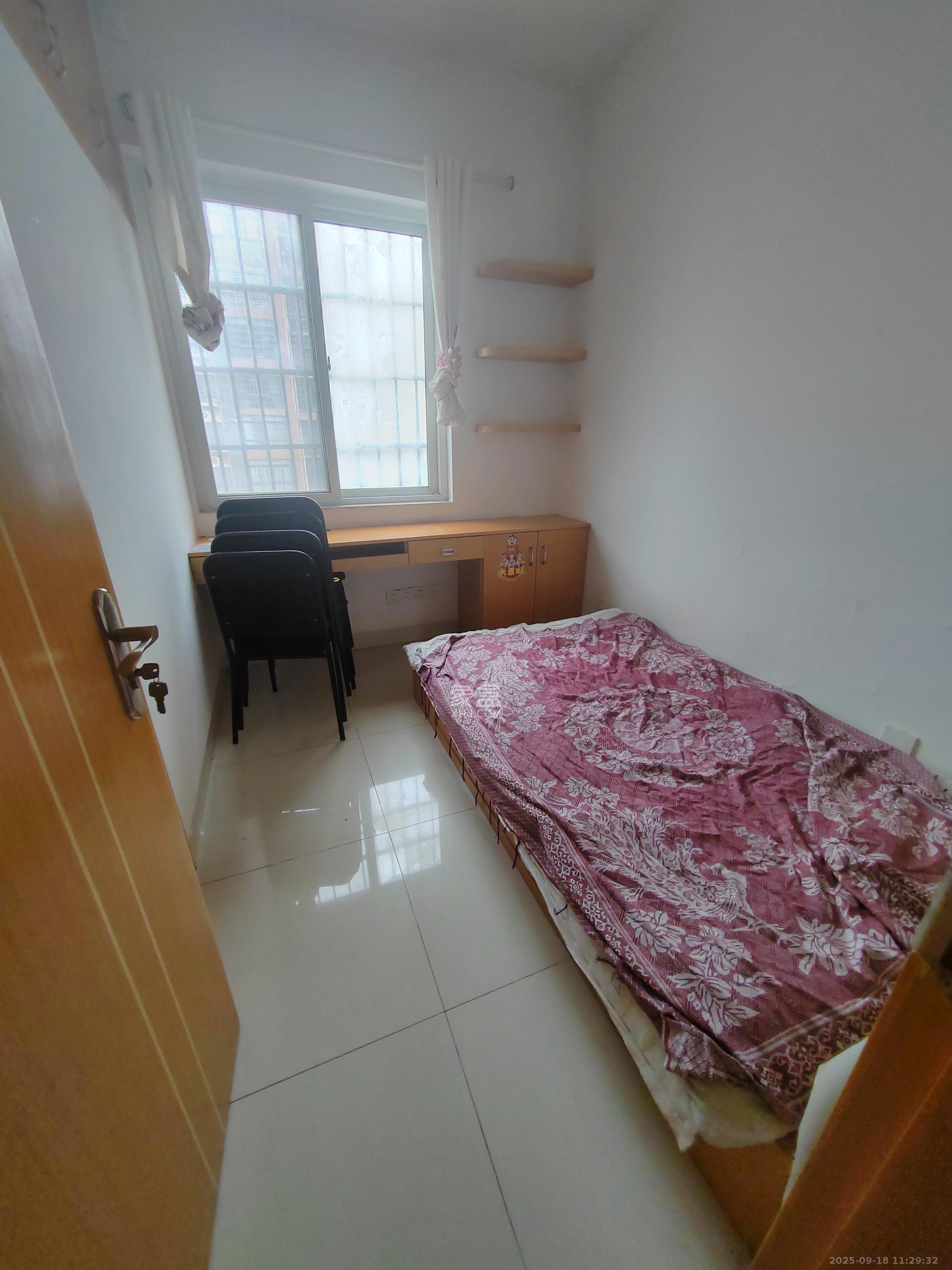 楚天世纪城东苑  3室2厅1卫    1500.0元/月室内图