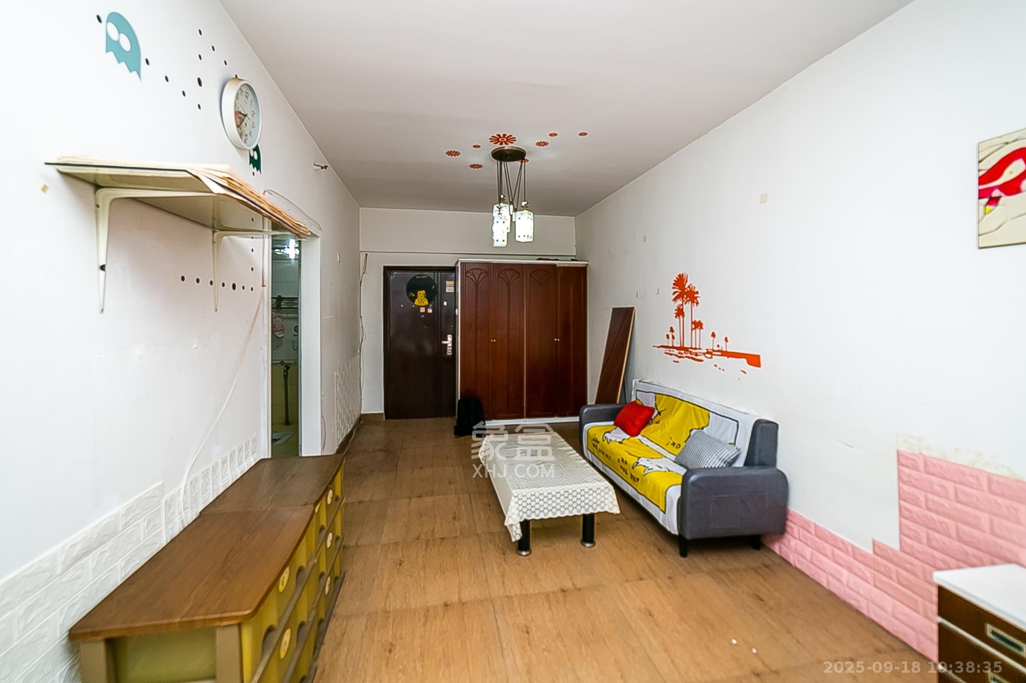 中远公馆 1室1厅1卫 28.0万 中远公馆 1室1厅1卫 28.0万卧室