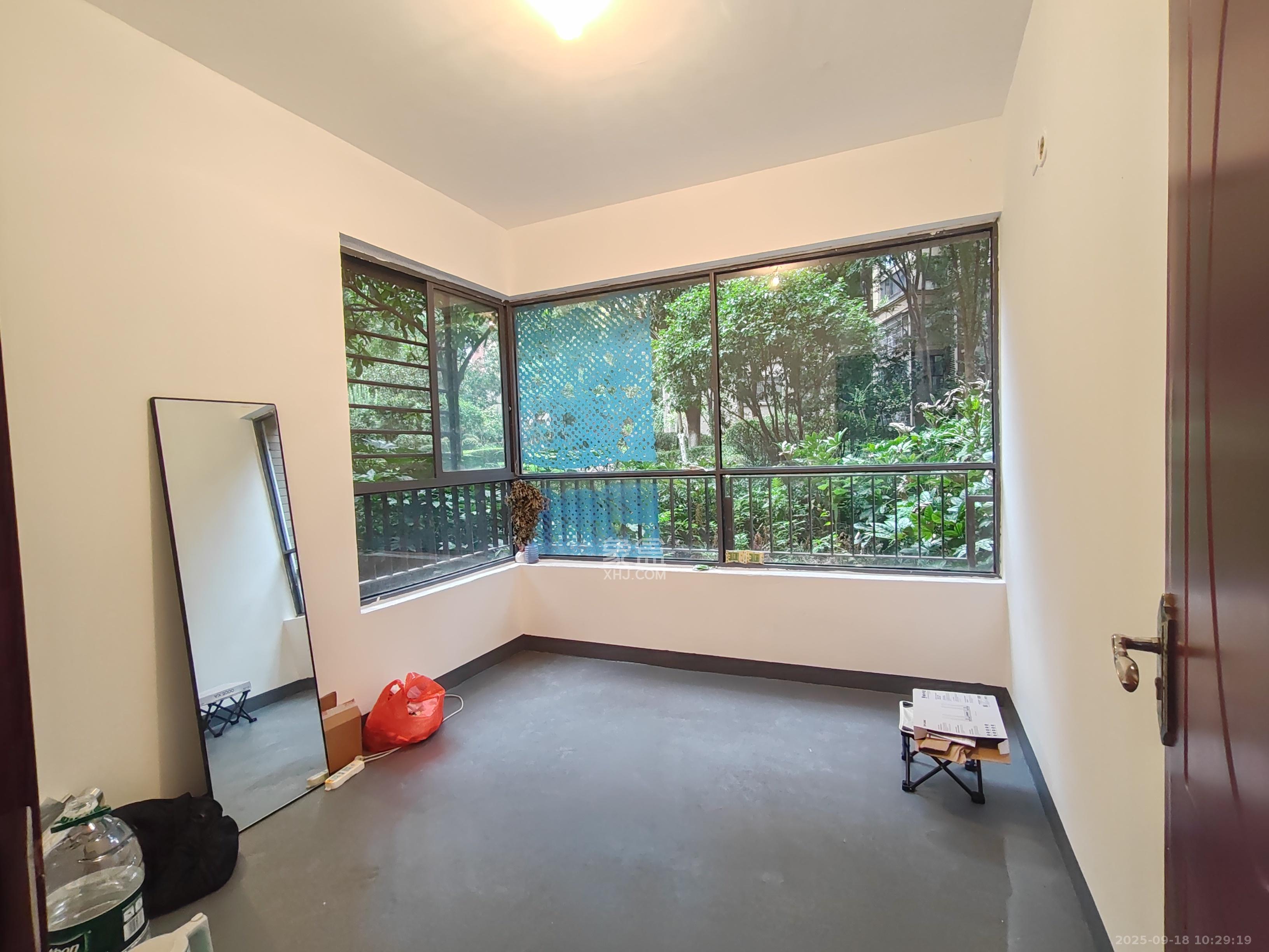 华润凤凰城三期 3室2厅1卫 1100.0元/月 华润凤凰城三期 3室2厅1卫 1100.0元/月室内图