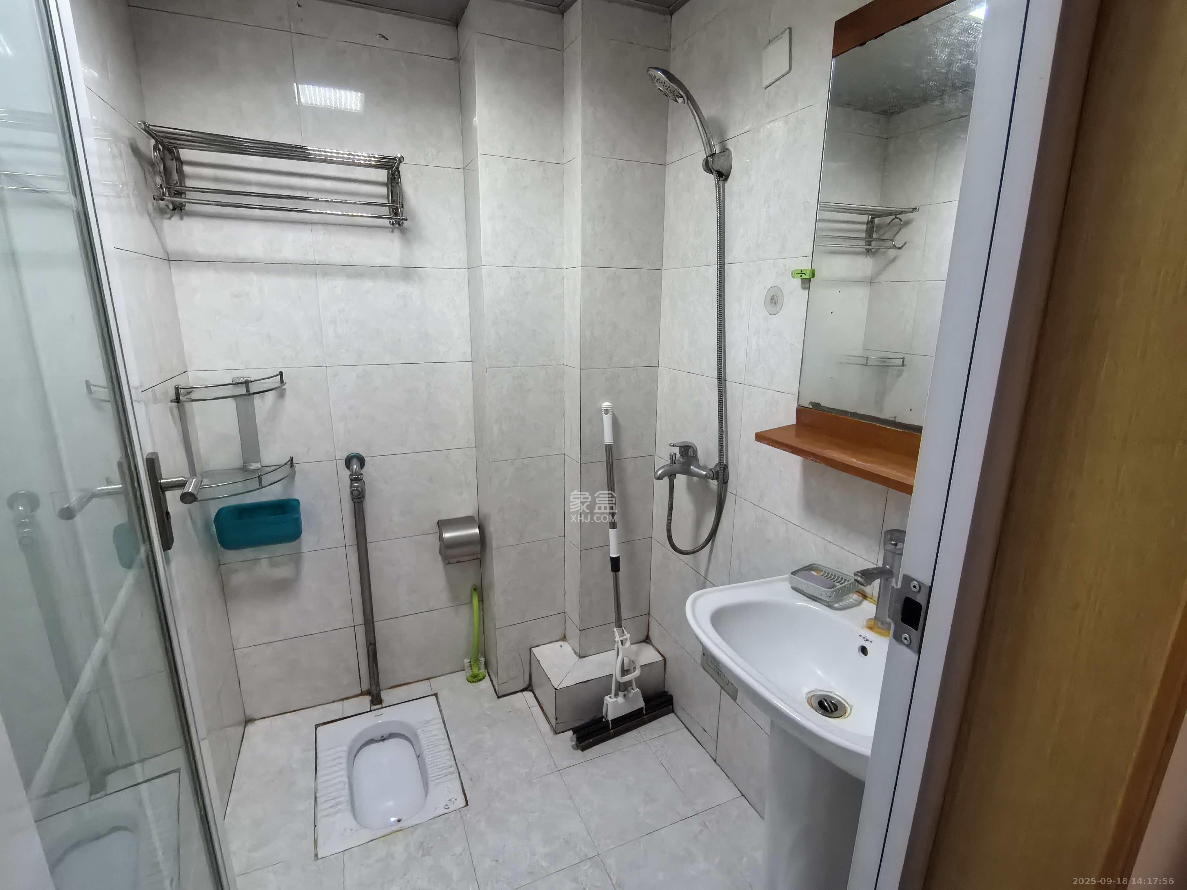 建鸿达华都（华都小户型及大华写字楼）  2室1厅1卫    2600.0元/月室内图