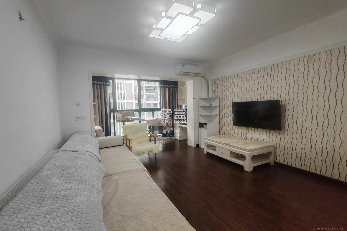 蓝山郡  3室2厅1卫    1800.0元/月 蓝山郡  3室2厅1卫    1800.0元/月室内图