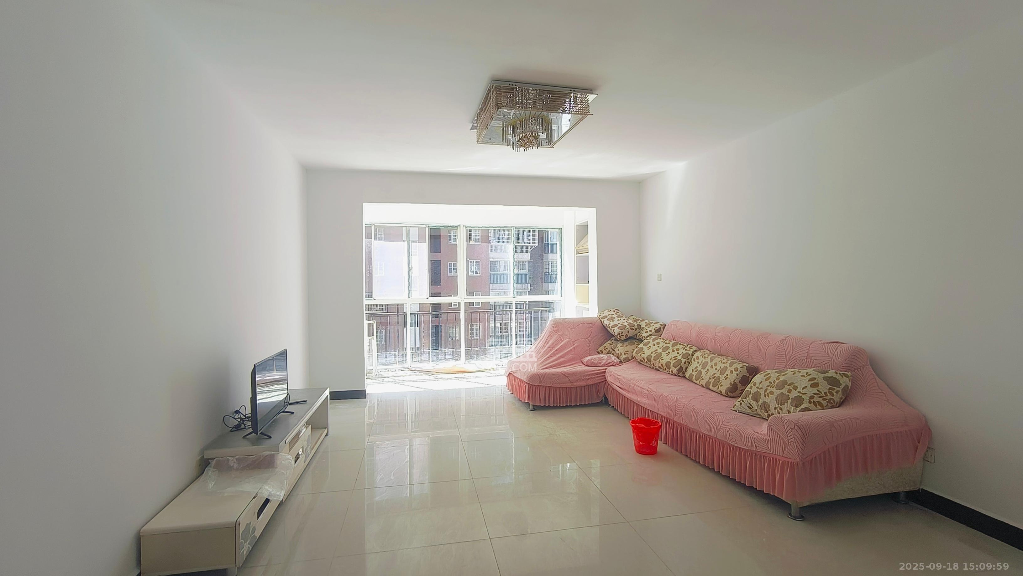 湘楚家园 3室2厅2卫 1600.0元/月 湘楚家园 3室2厅2卫 1600.0元/月室内图