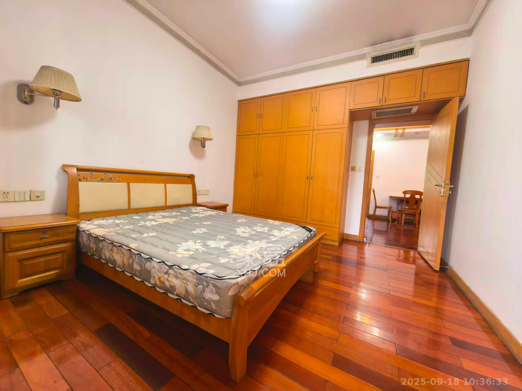 湘农桥社区 3室2厅1卫 2400.0元/月 湘农桥社区 3室2厅1卫 2400.0元/月室内图