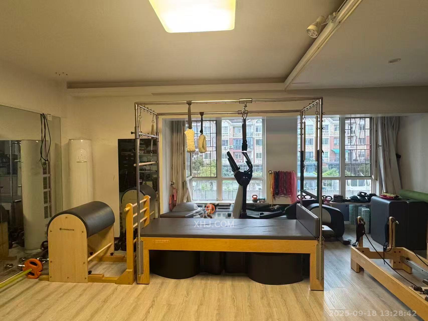 鸿铭中心 1室1厅1卫 2300.0元/月 鸿铭中心 1室1厅1卫 2300.0元/月室内图