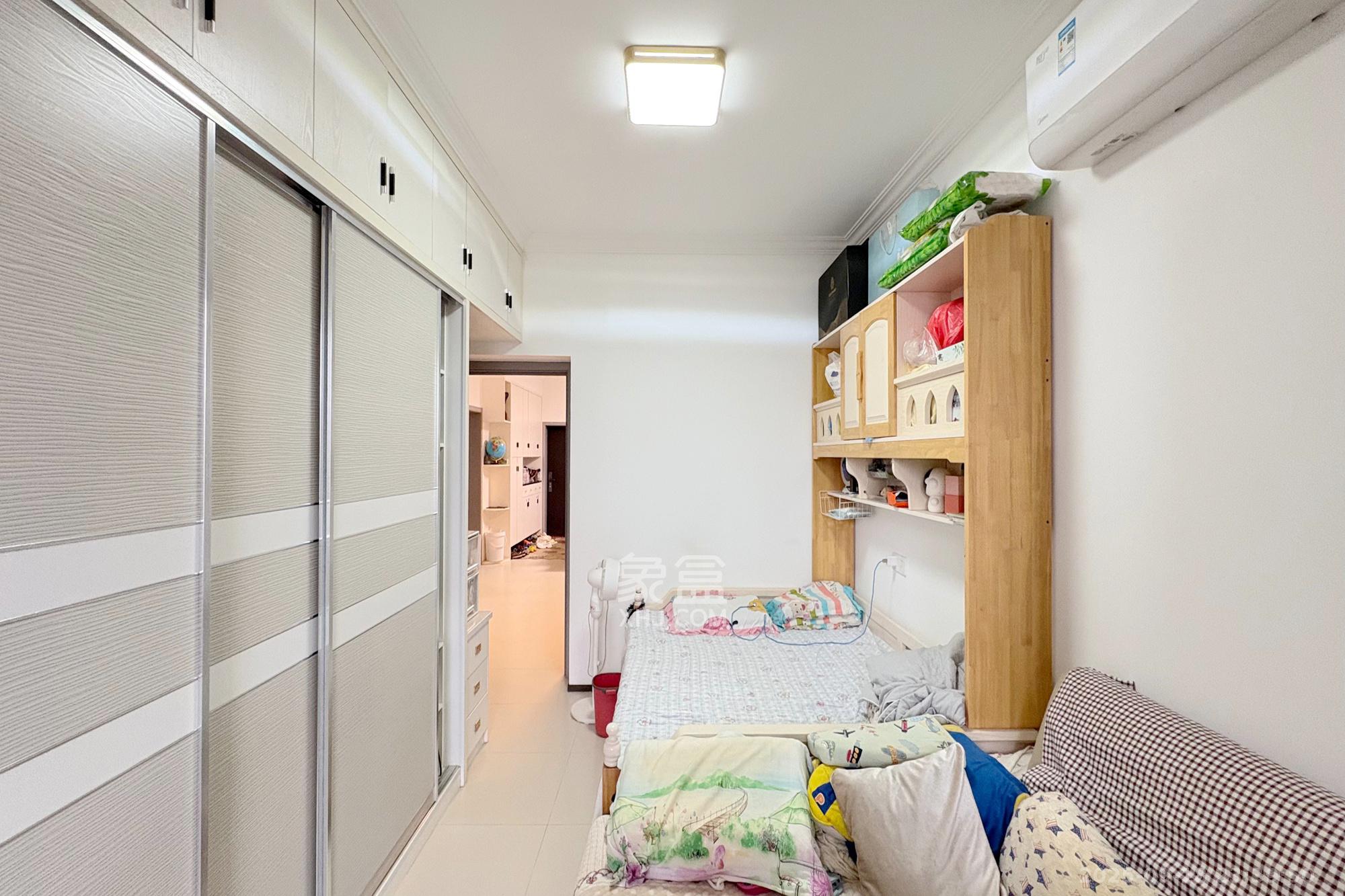 富华大厦 3室2厅1卫 120.0万 富华大厦 3室2厅1卫 120.0万卧室