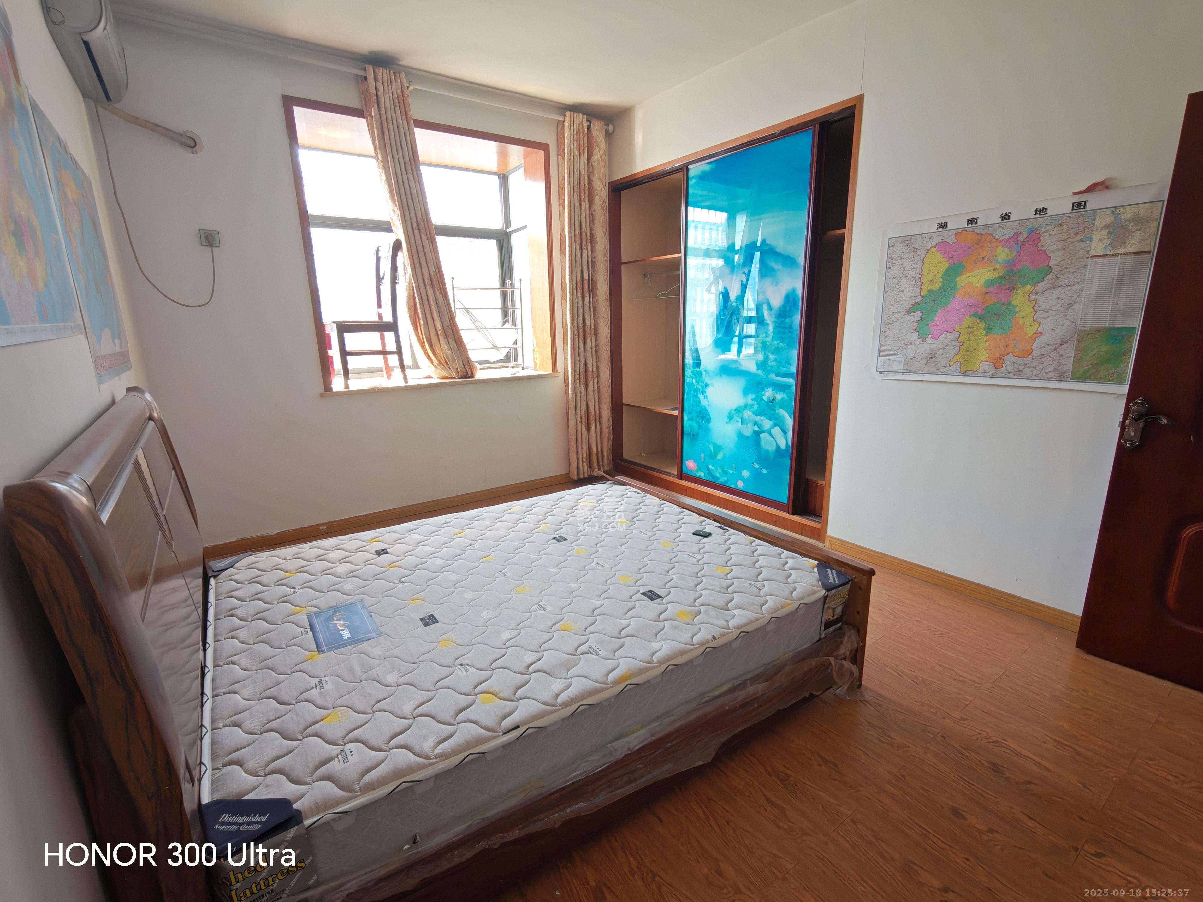 合丰安置小区  3室2厅3卫    1800.0元/月室内图