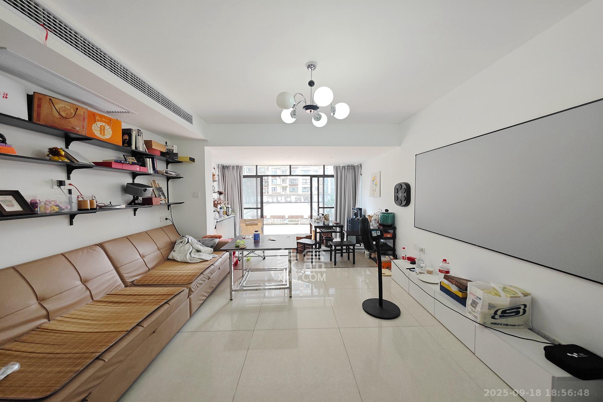 芒果天地(芒果雅苑)  3室2厅1卫    95.8万客厅